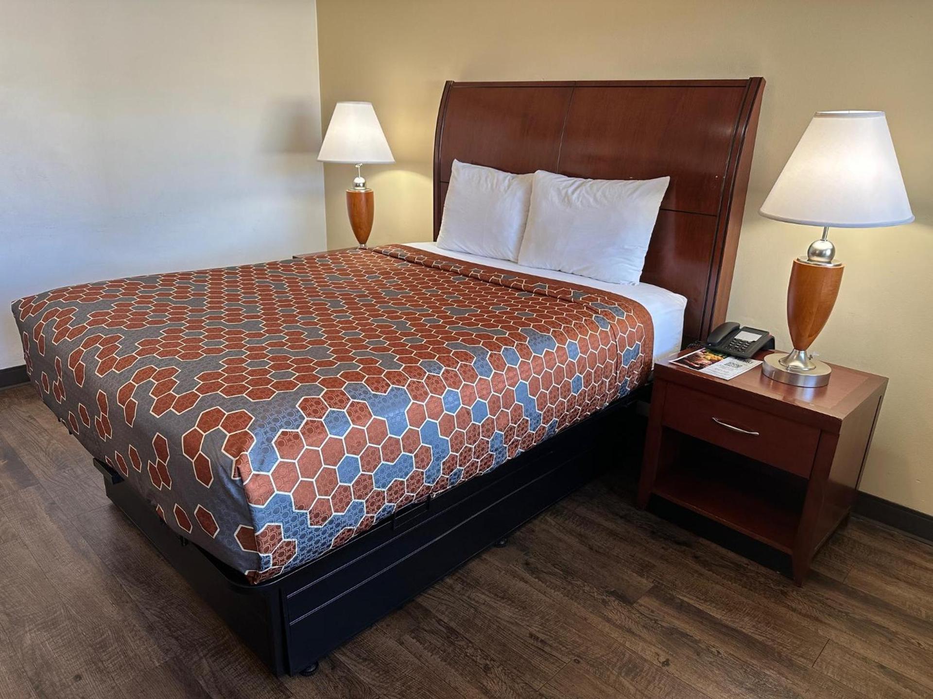 Desert Sands Inn & Suites photo 23