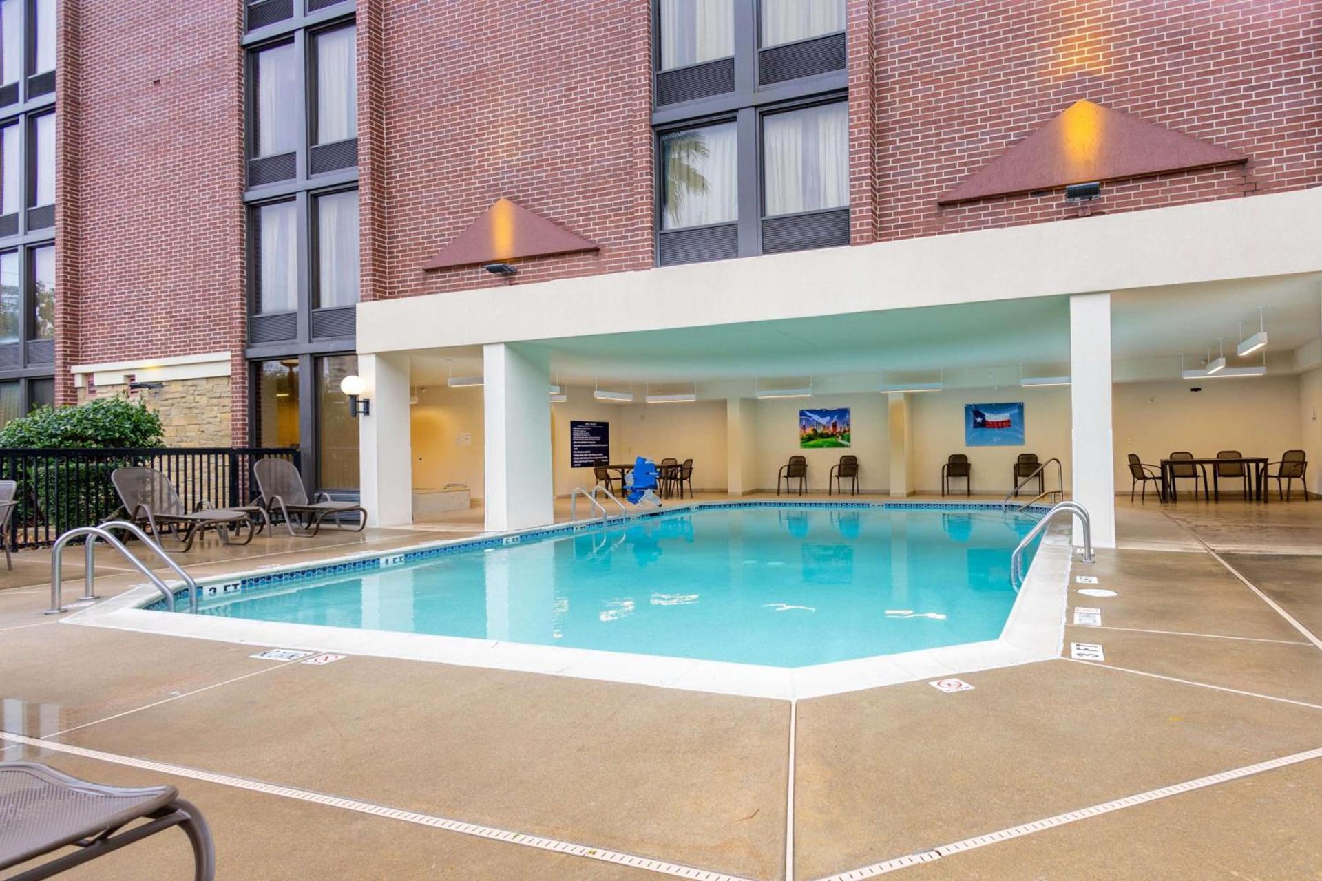 Drury Inn & Suites Houston Galleria photo 34
