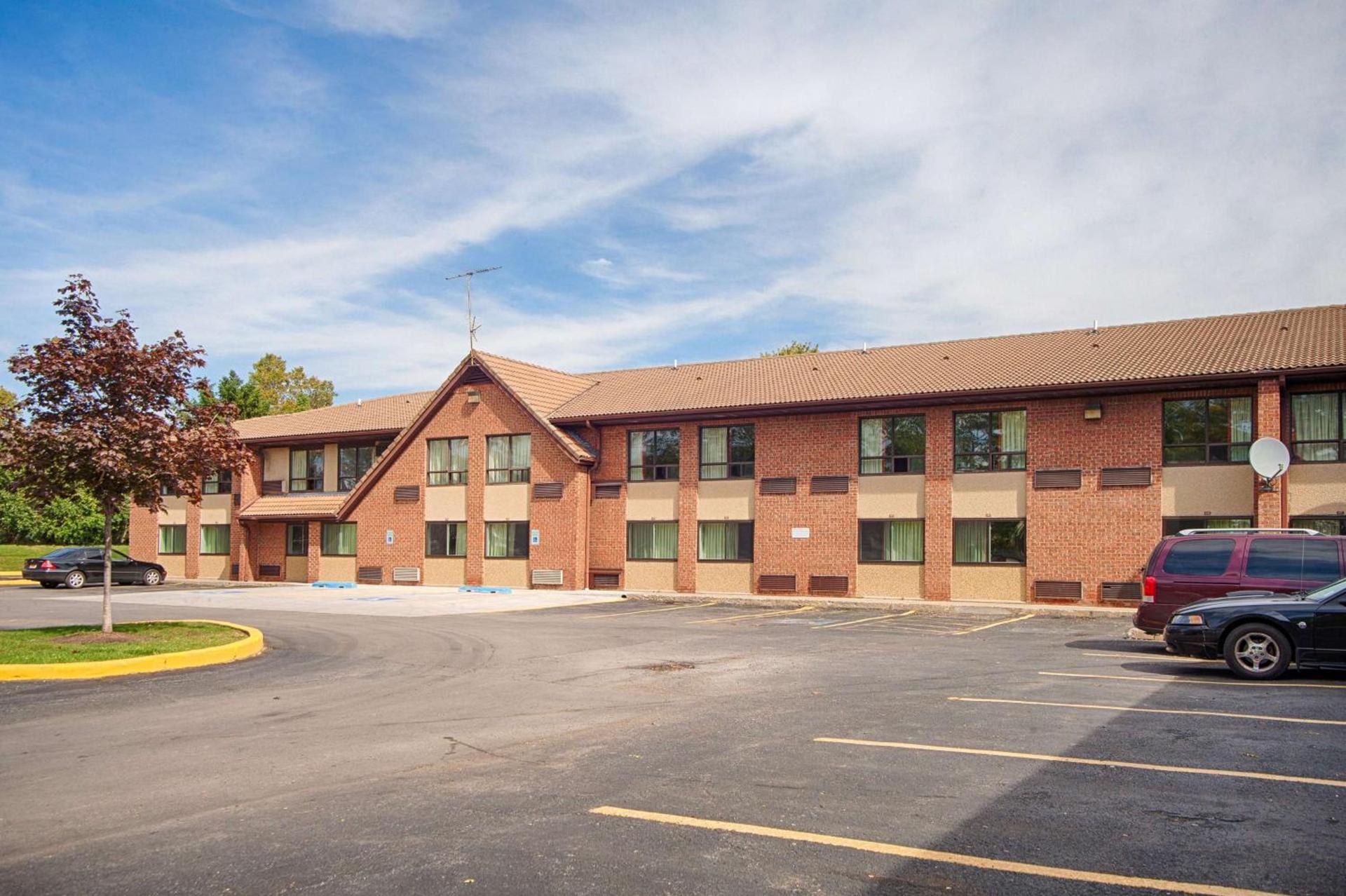 Motel 6 East Syracuse, NY - Airport photo 2