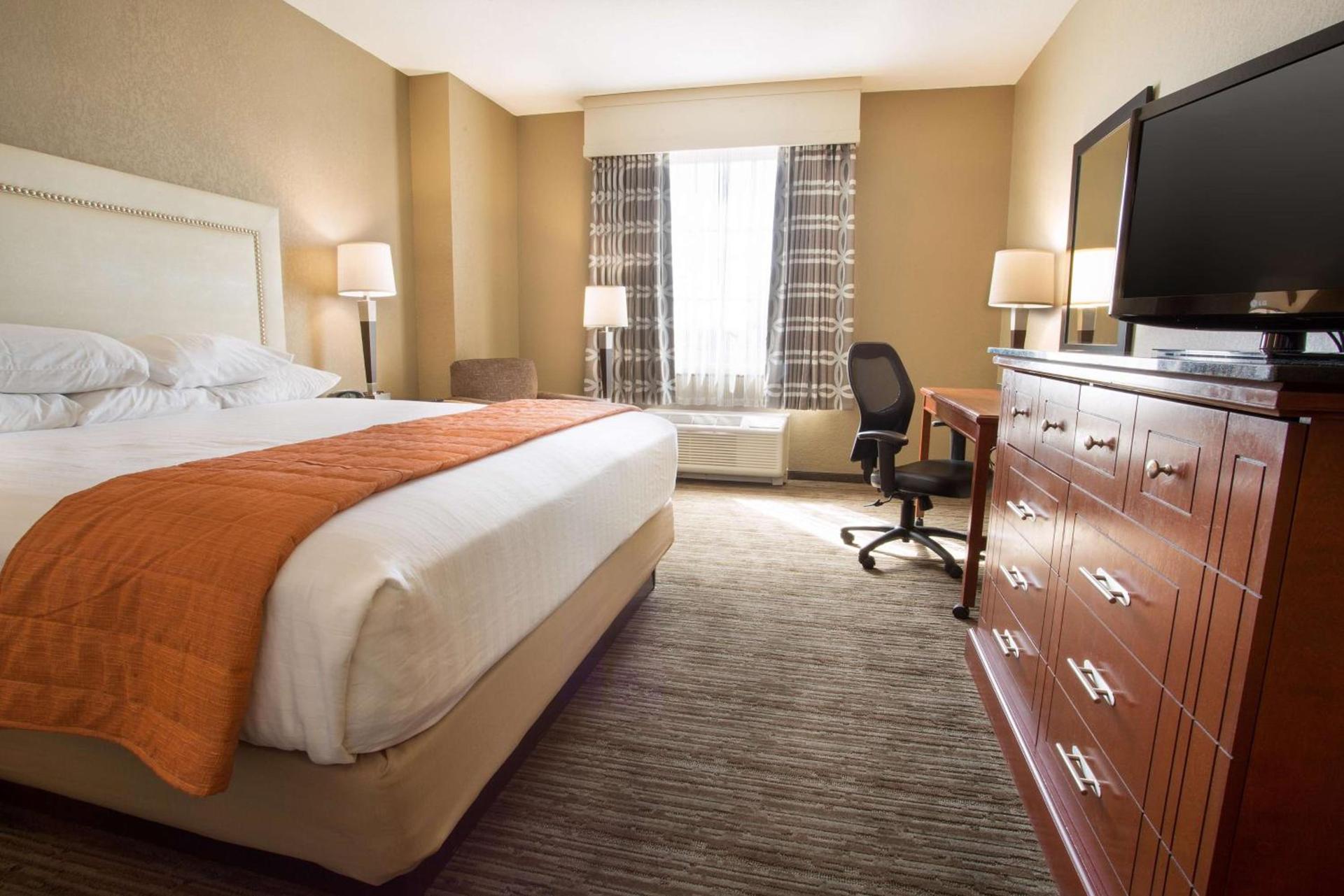 Drury Inn & Suites Cincinnati Sharonville photo 13