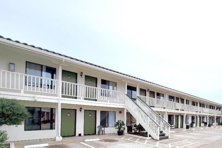 Soledad Motel 8 photo 4