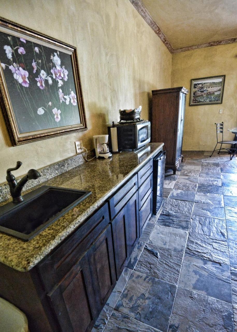 Blanco Riverside Cottages photo 49