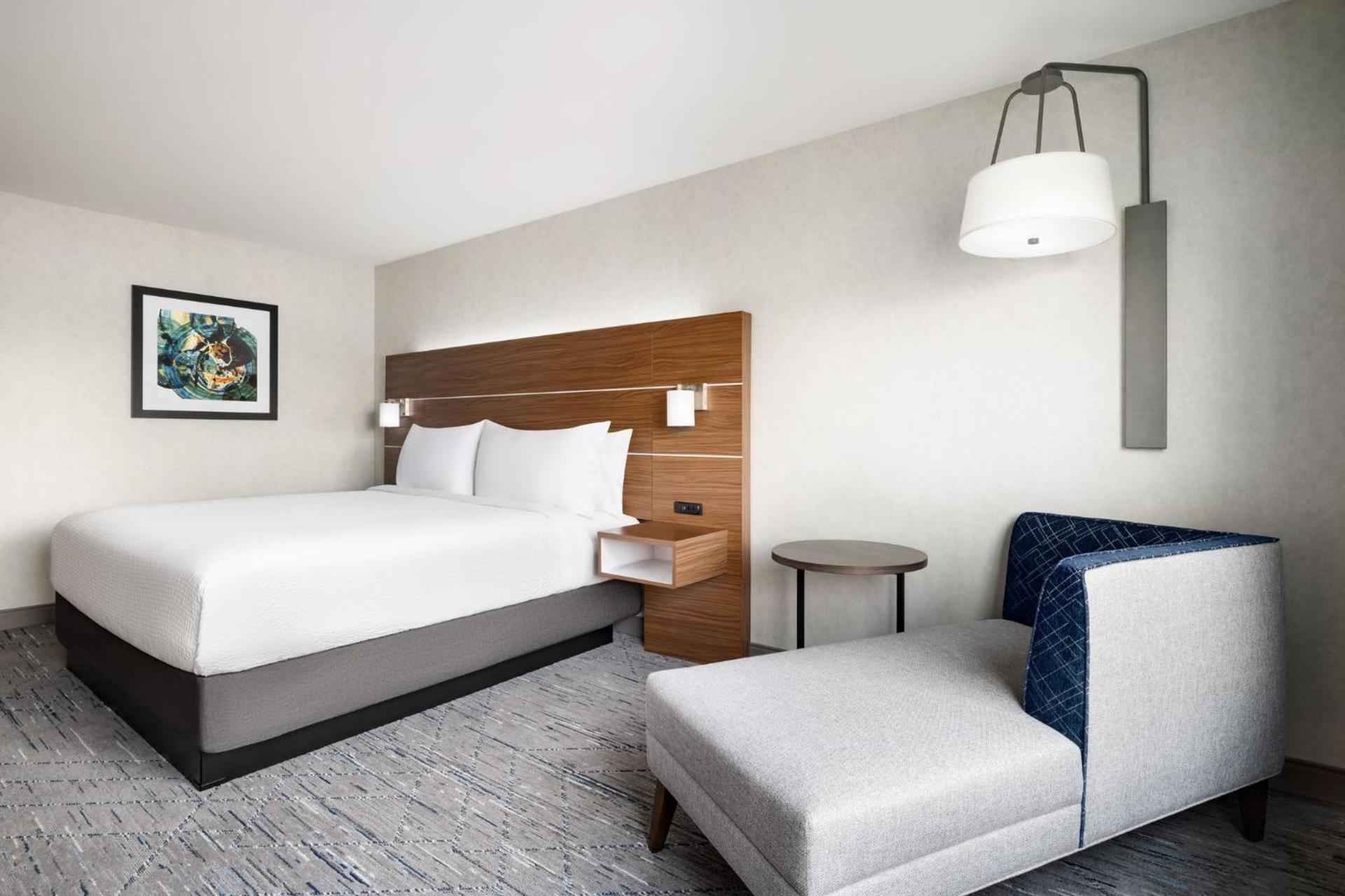 Holiday Inn Express Las Vegas Stadium Area by IHG photo 53