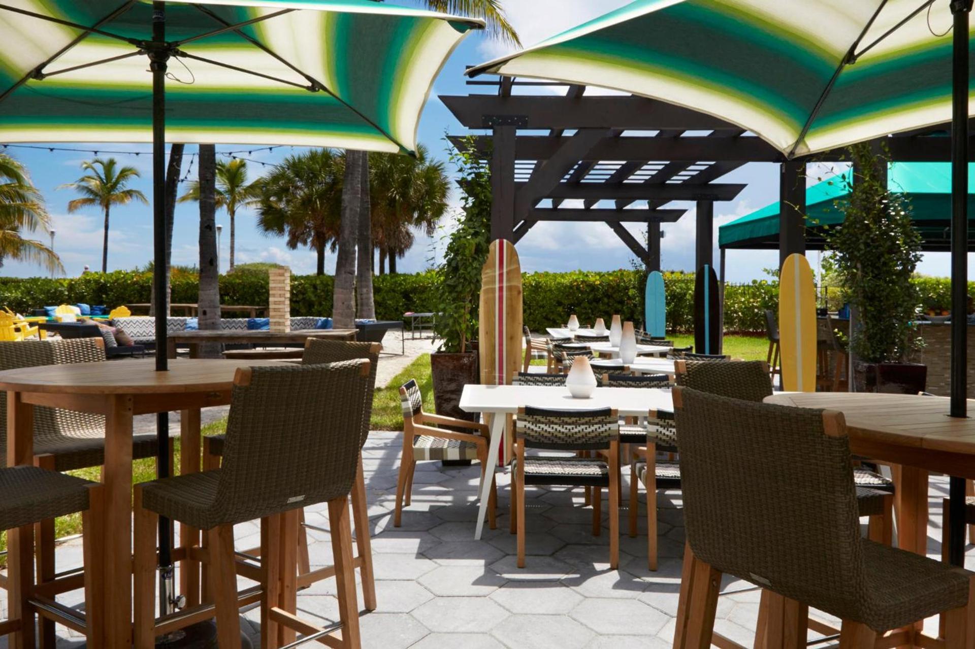 Kimpton Surfcomber Hotel by IHG photo 90