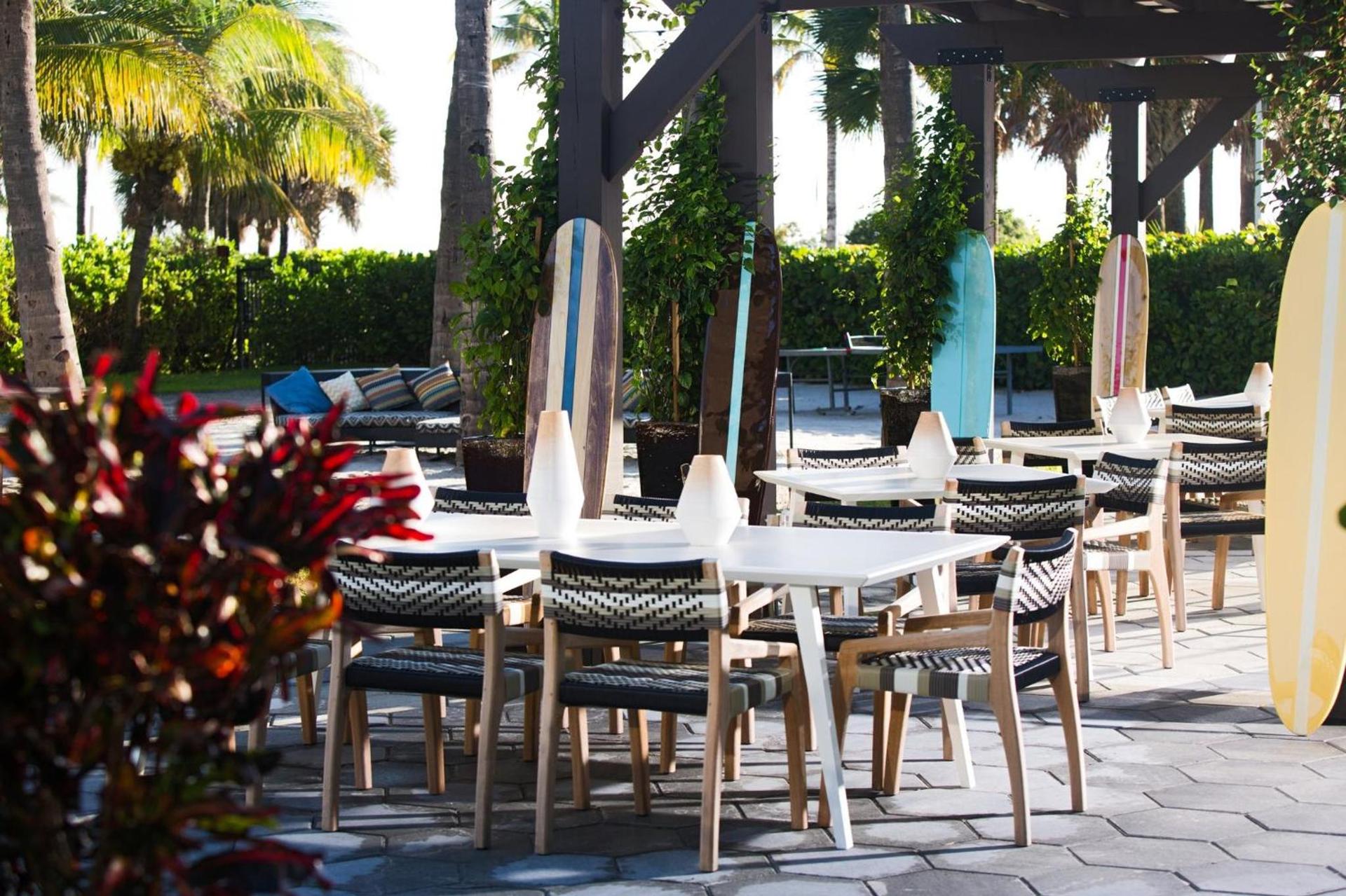 Kimpton Surfcomber Hotel by IHG photo 25