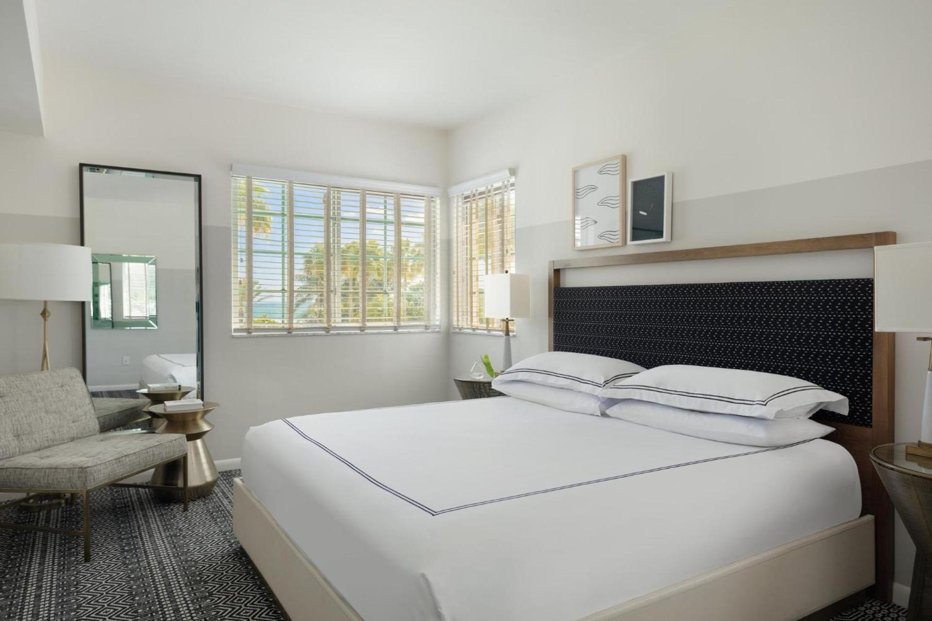 Kimpton Surfcomber Hotel by IHG photo 44
