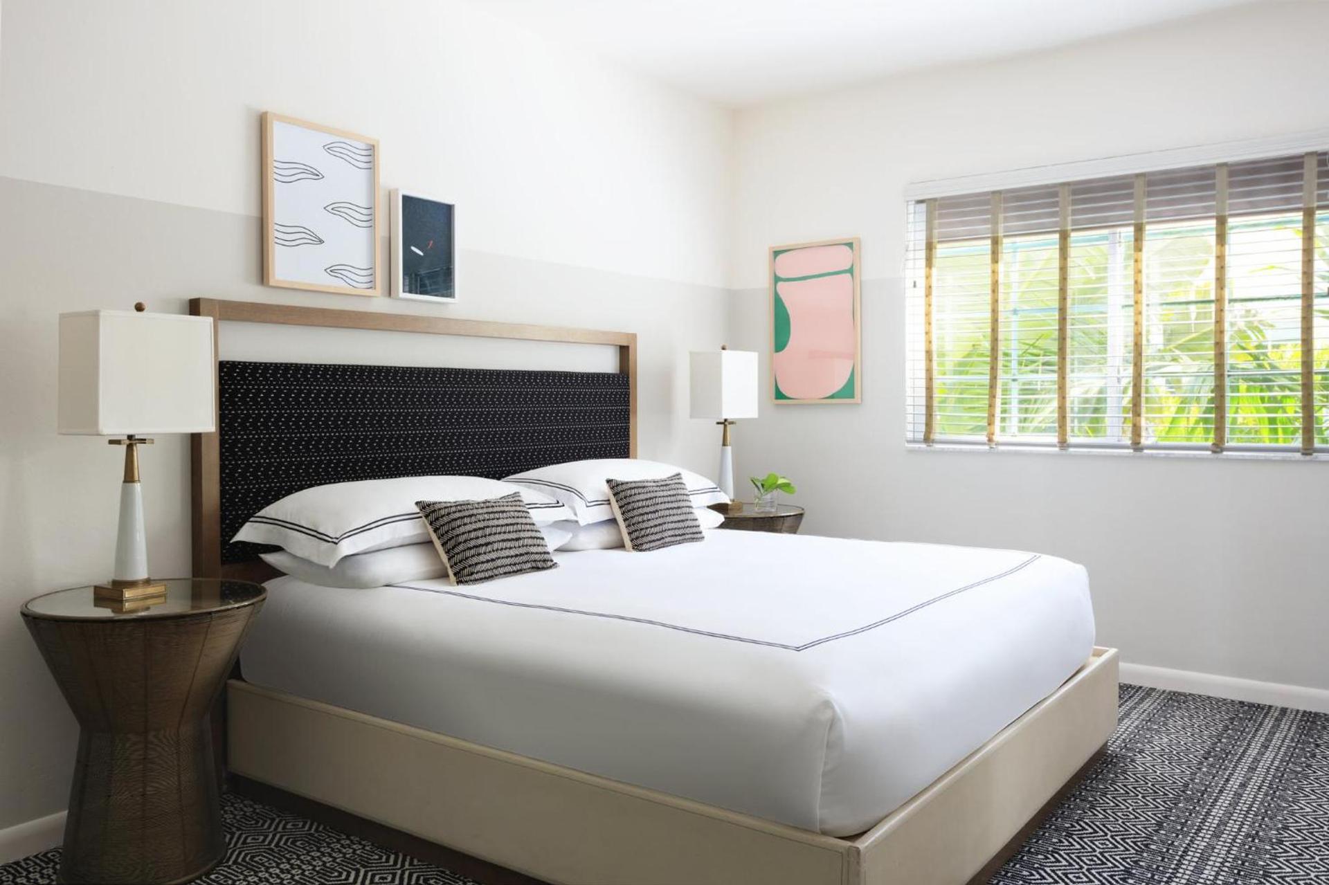 Kimpton Surfcomber Hotel by IHG photo 30
