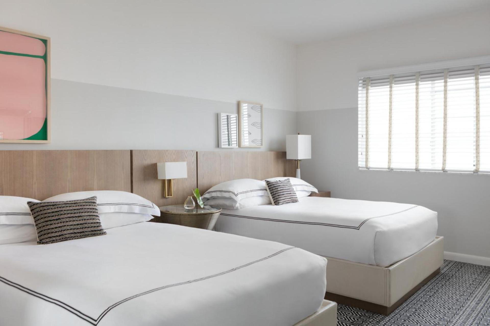 Kimpton Surfcomber Hotel by IHG photo 24