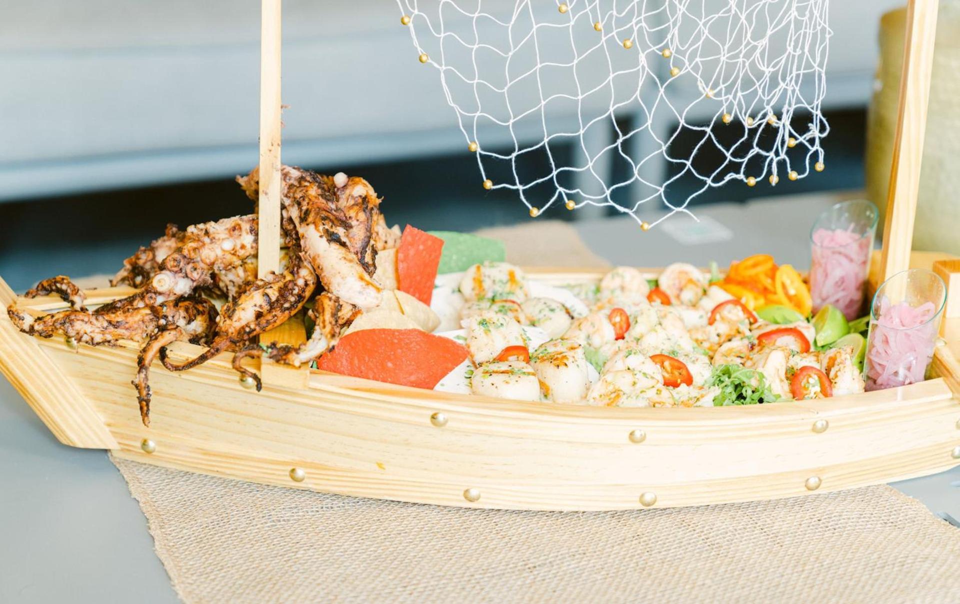 Kimpton Surfcomber Hotel by IHG photo 52