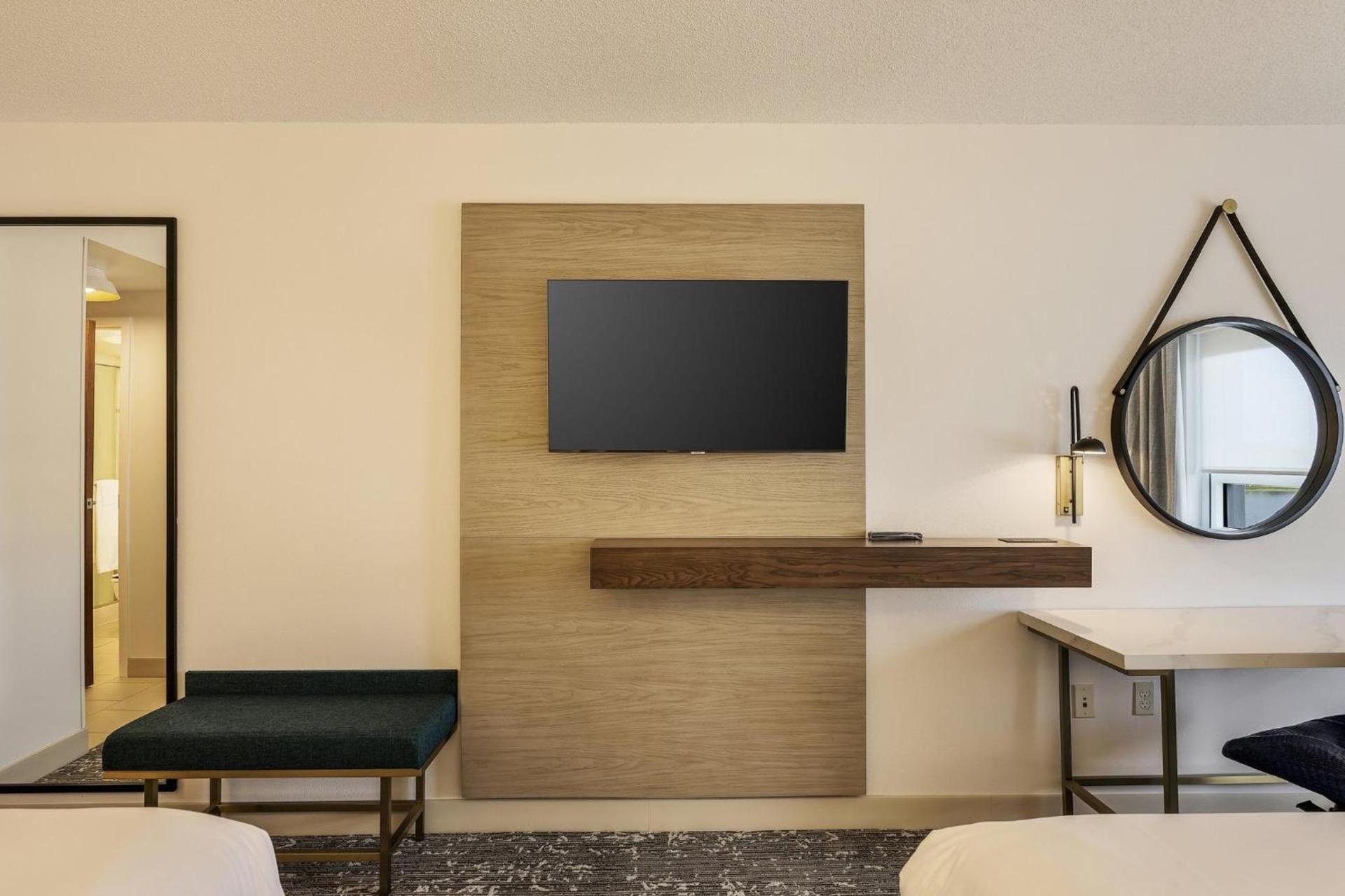 Crowne Plaza Ft Myers Gulf Coast by IHG photo 47