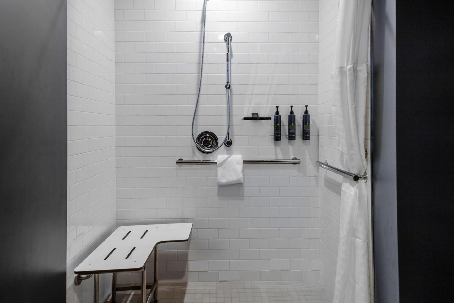 Aloft by Marriott Dallas Arlington South photo 12