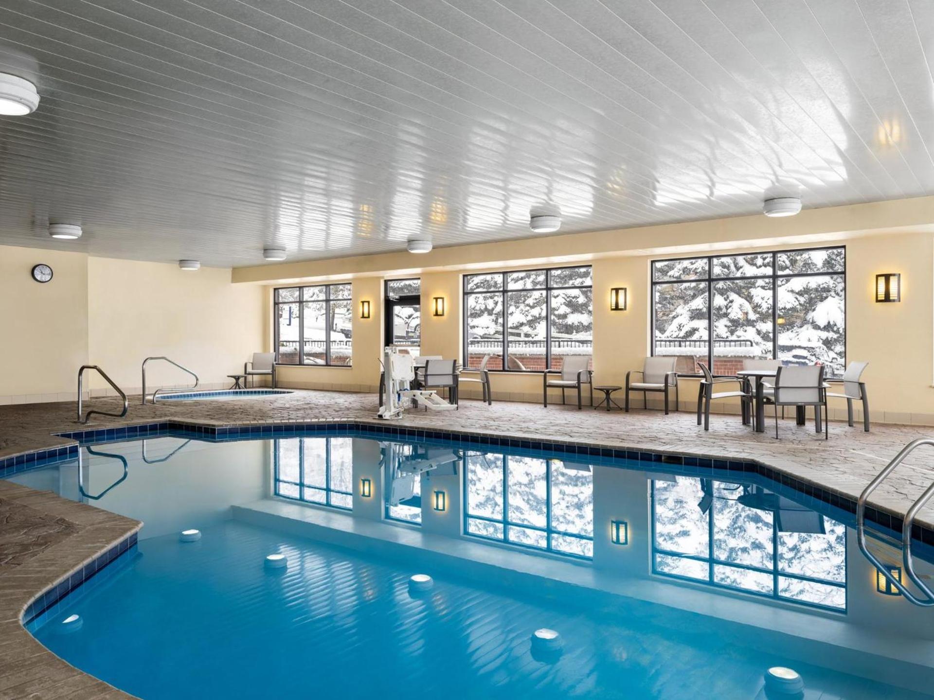 Holiday Inn Express Meadville (I-79 Exit 147a) by IHG photo 2