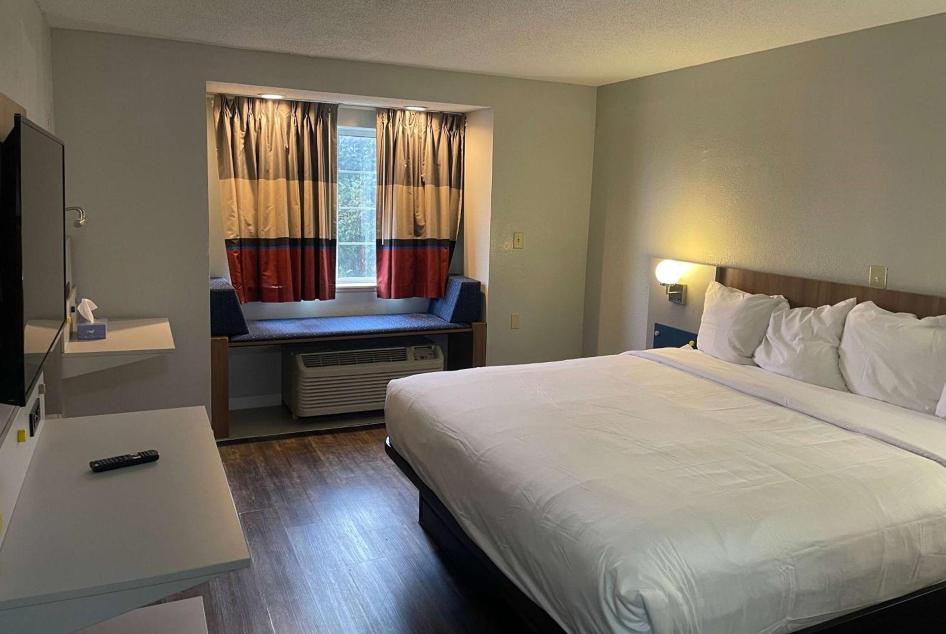 Microtel Inn by Wyndham Atlanta Airport photo 4