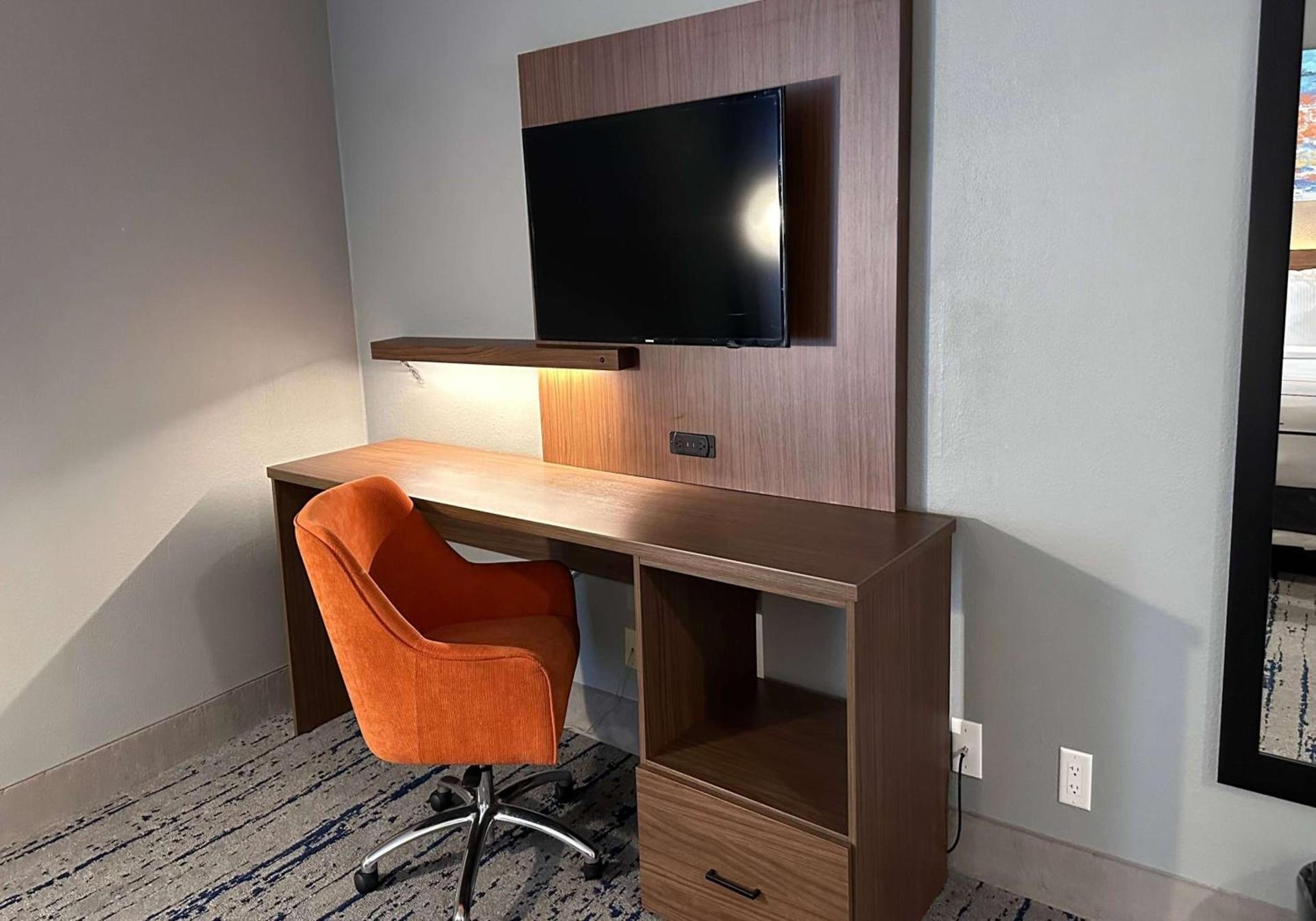 La Quinta by Wyndham Chicago Gurnee photo 21