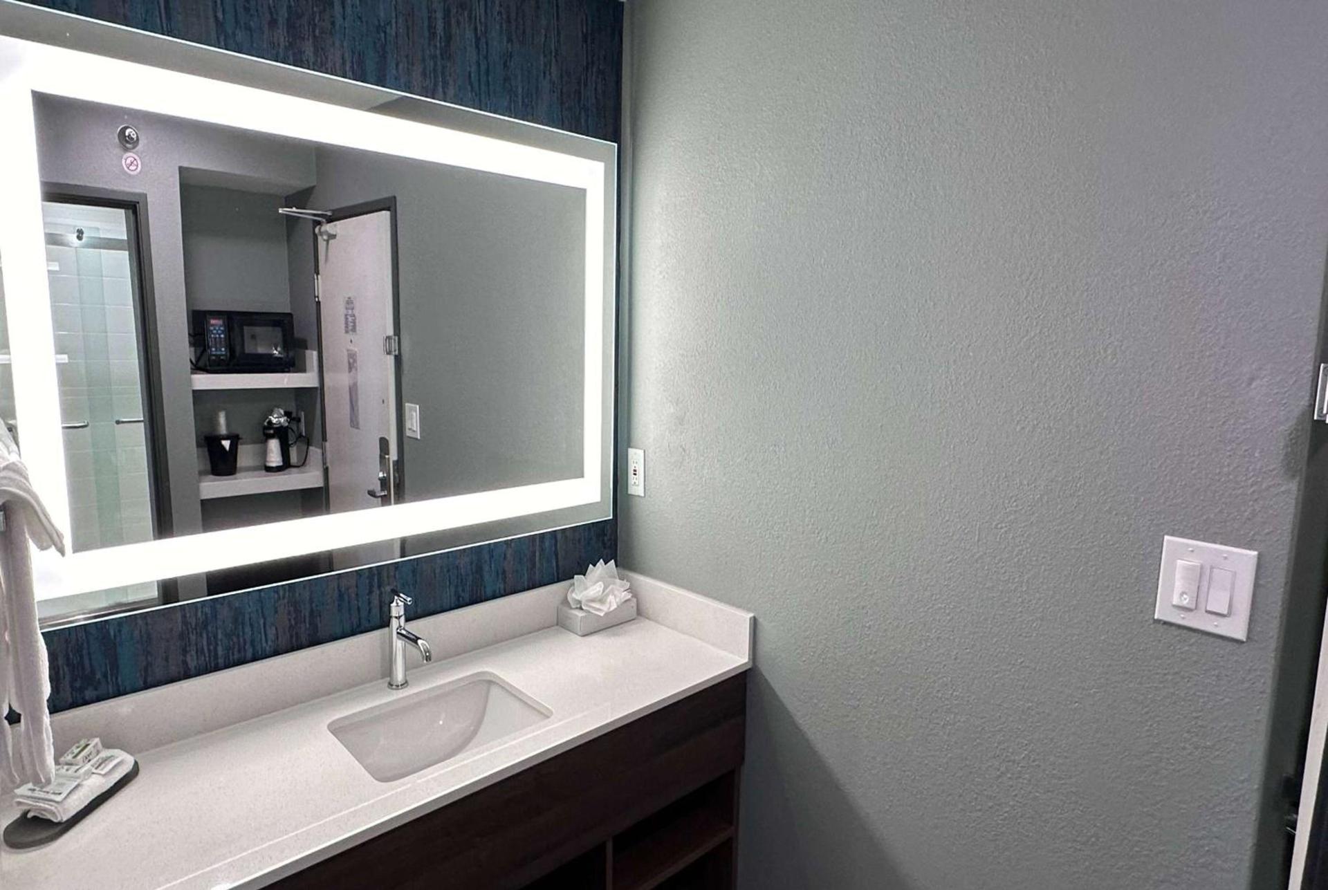 La Quinta by Wyndham Chicago Gurnee photo 22