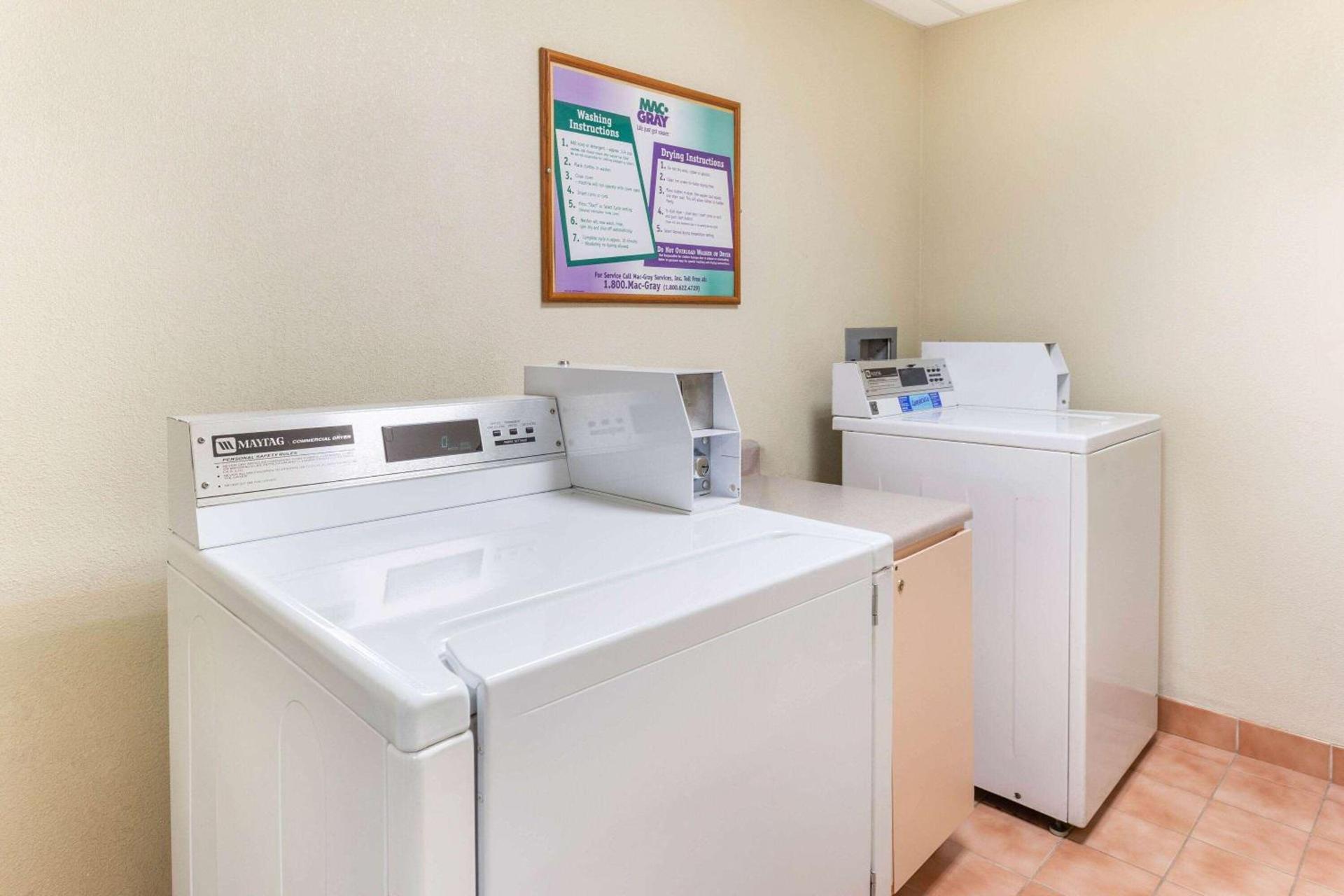 La Quinta by Wyndham Chicago Gurnee photo 27
