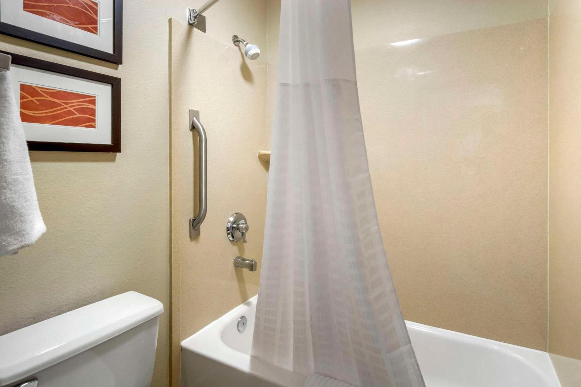 Comfort Inn Colville photo 32