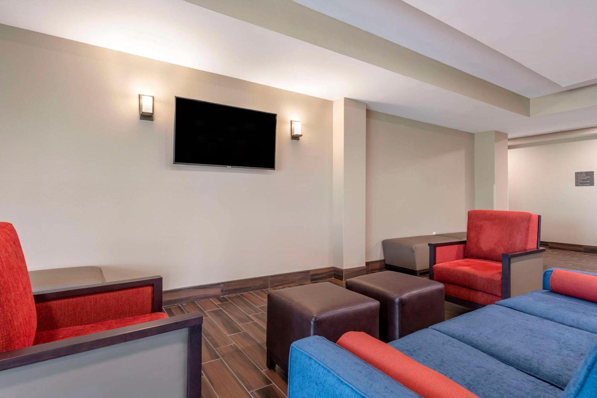 Comfort Suites Daytona Beach-Speedway photo 5