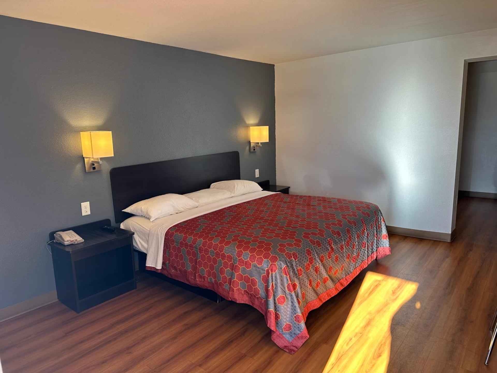 Motel 6 Sullivan MO photo 11