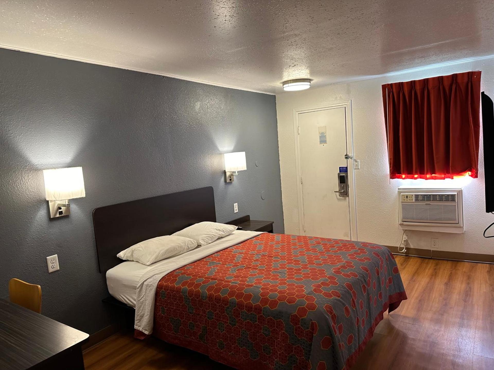 Motel 6 Sullivan MO photo 9