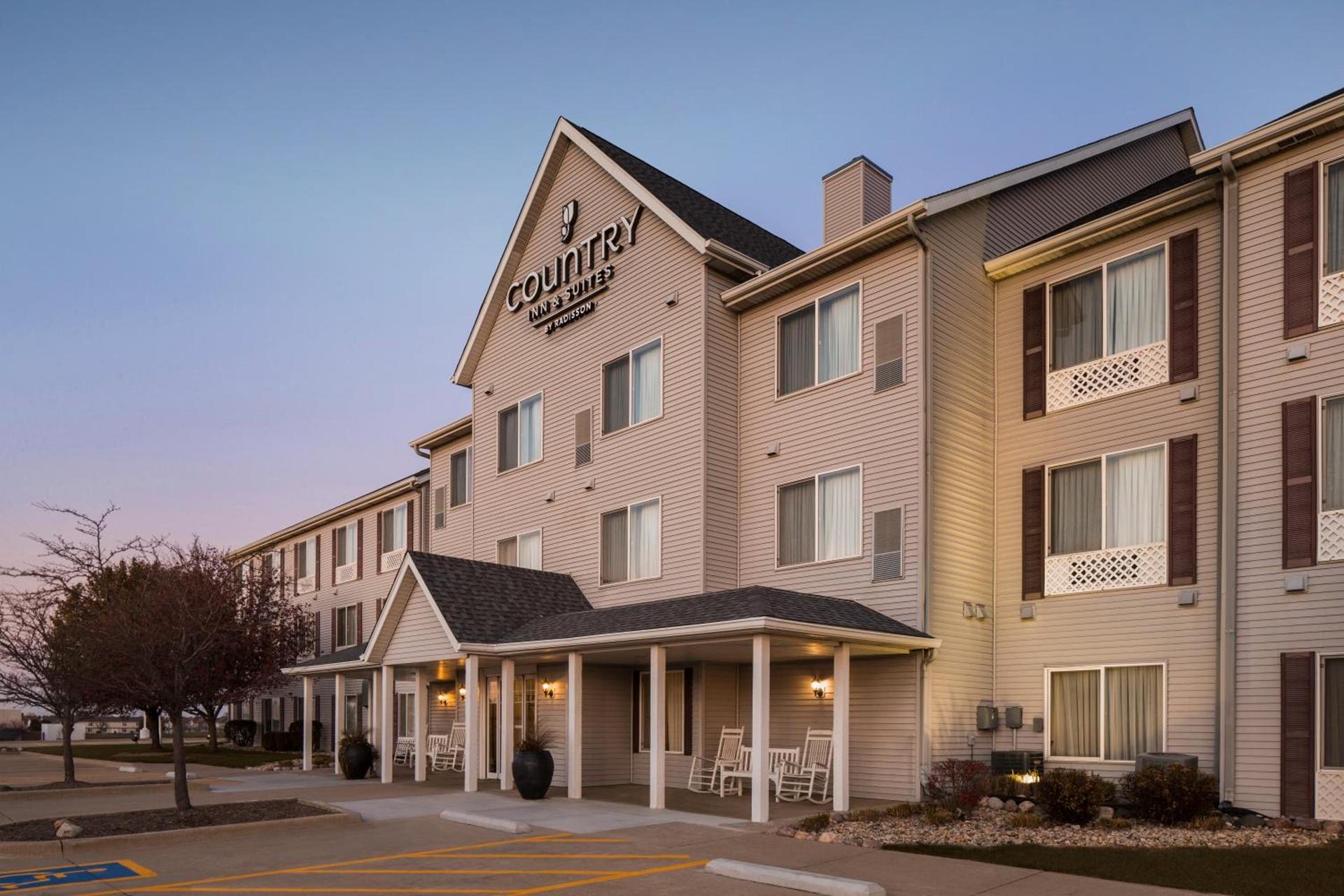 Country Inn & Suites by Radisson, Bloomington-Normal Airport, IL — hotel in Bloomington