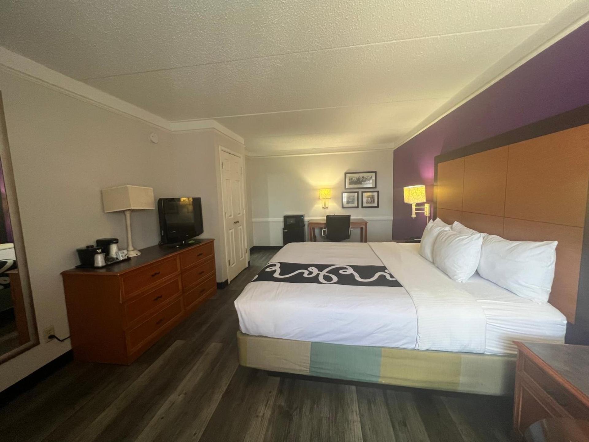 La Quinta Inn by Wyndham Amarillo Mid-City photo 81