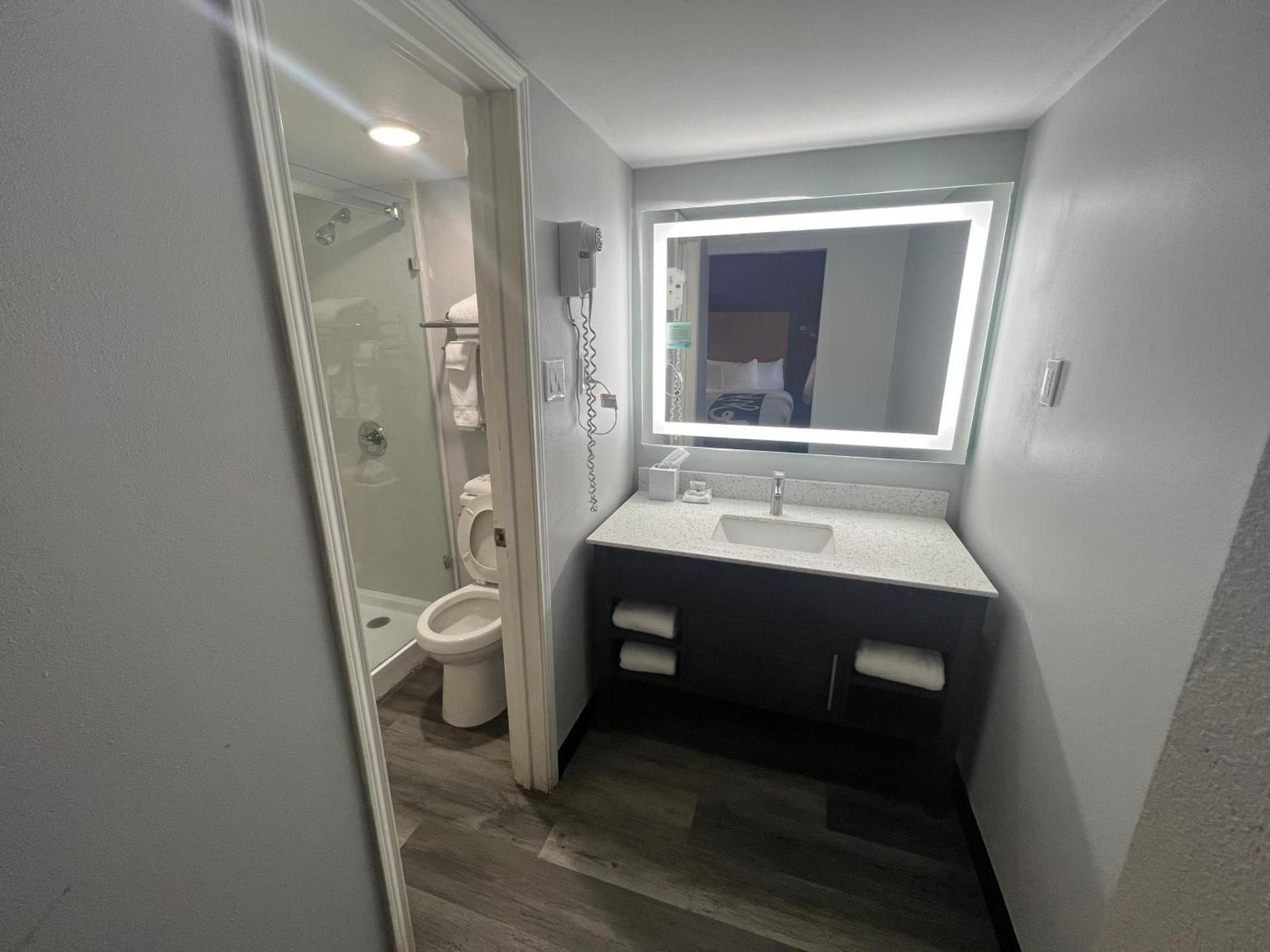 La Quinta Inn by Wyndham Amarillo Mid-City photo 43