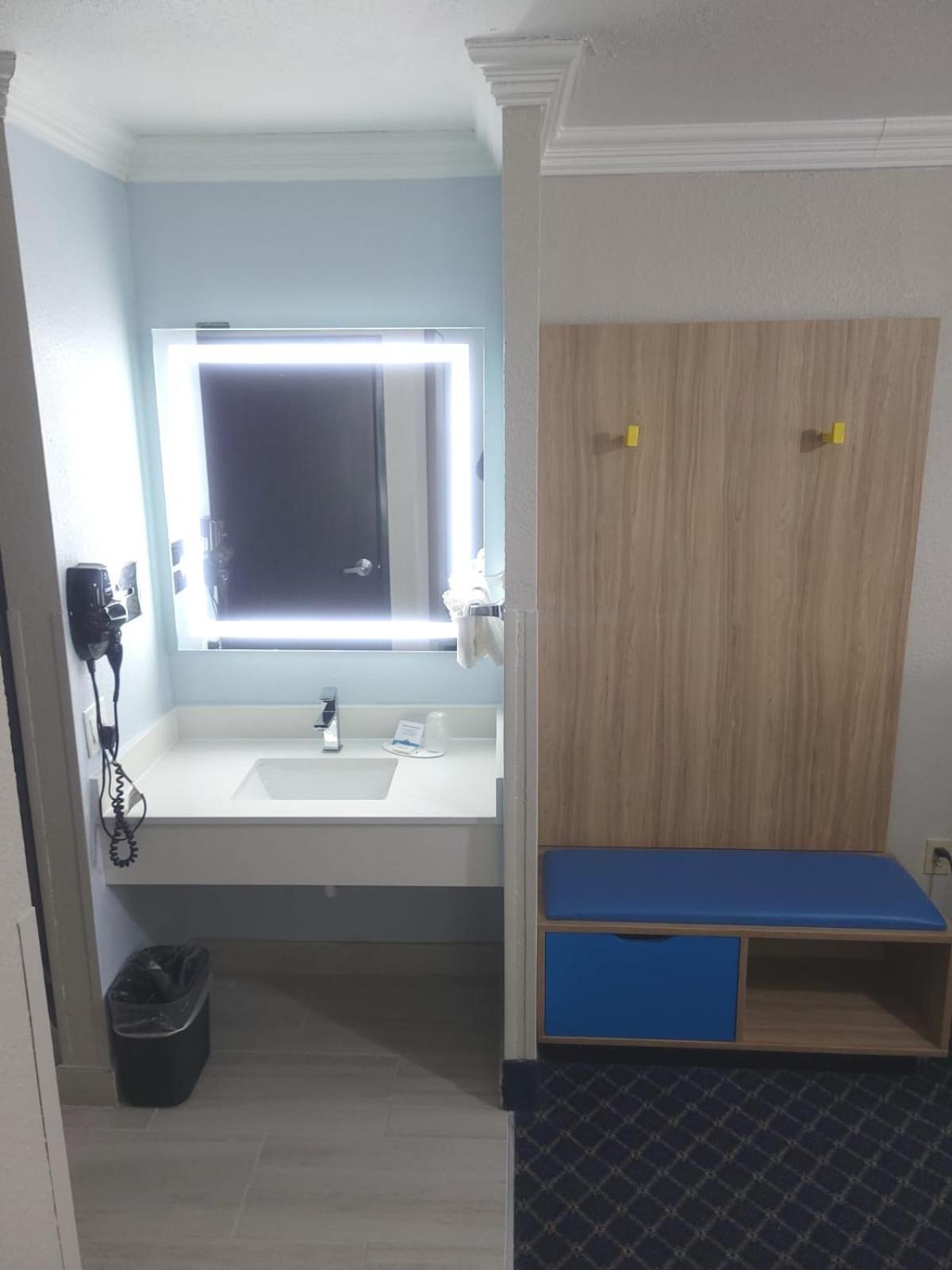 Days Inn by Wyndham Dalhart photo 40
