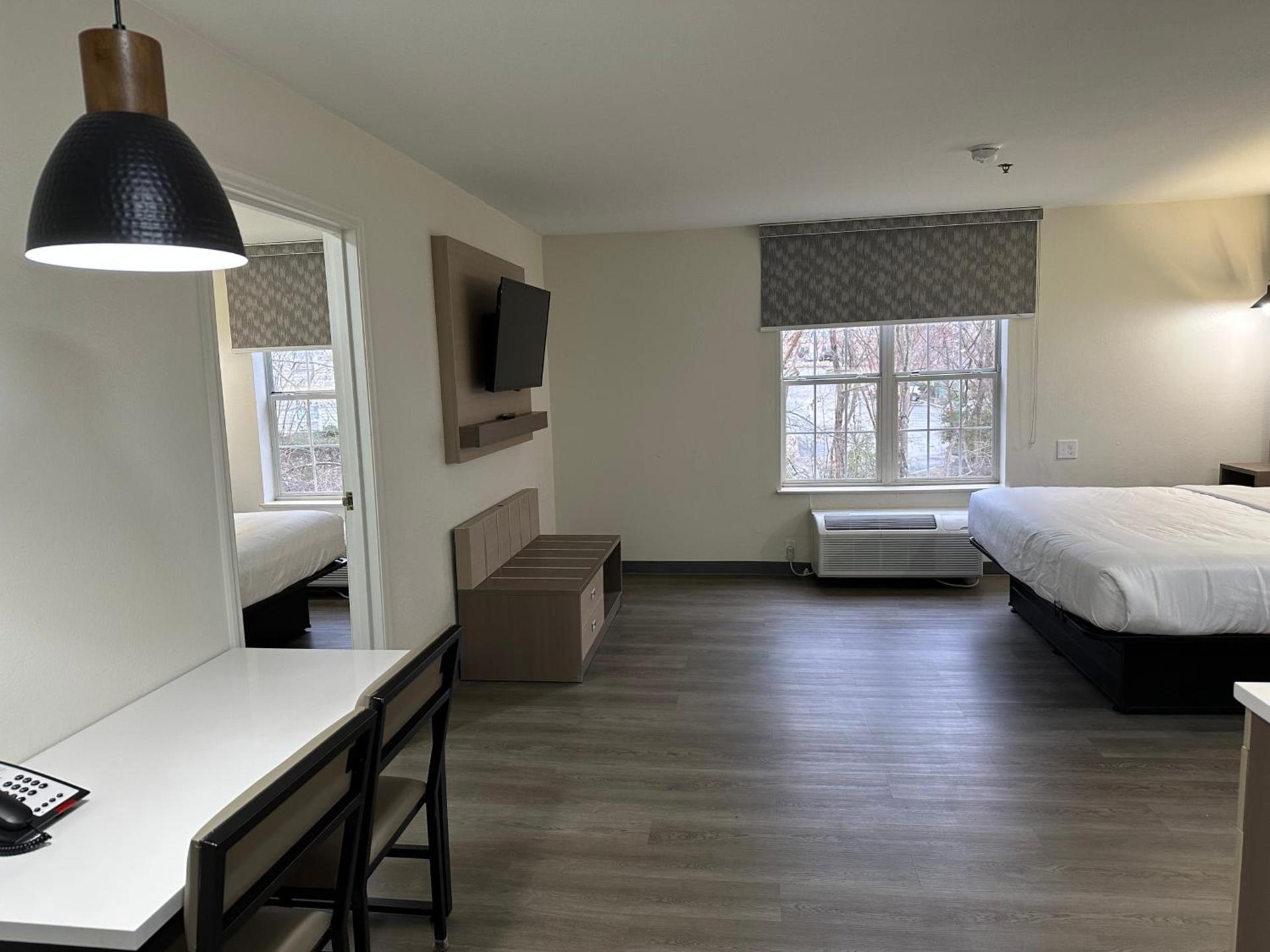 MainStay Suites Columbia Harbison photo 9