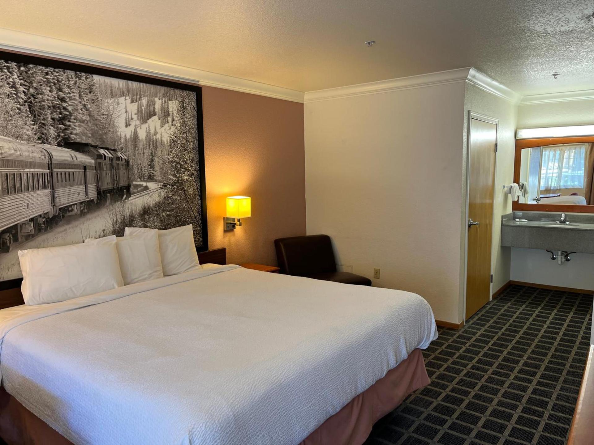 Creekside Inn & Suites photo 19