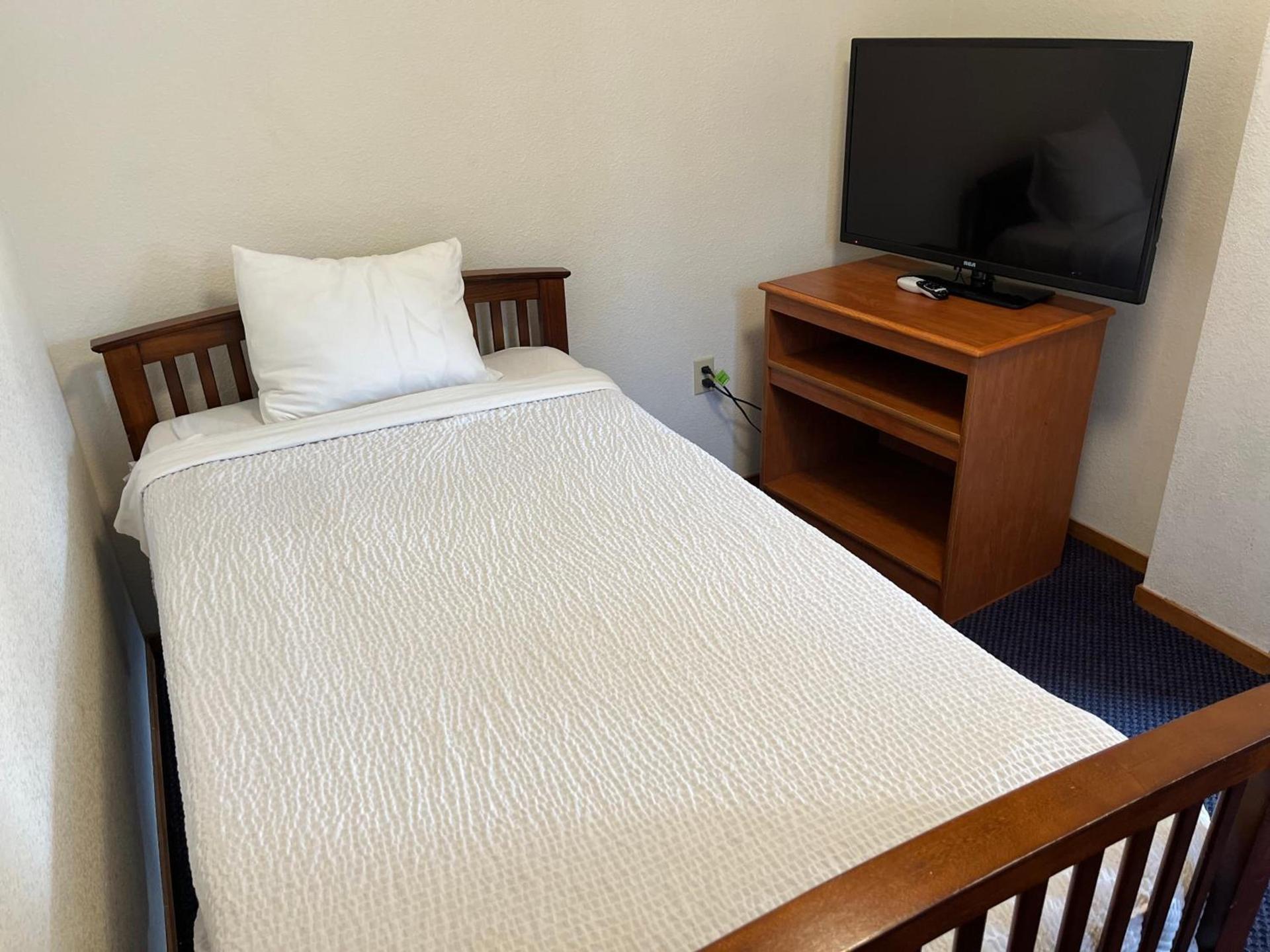 Creekside Inn & Suites photo 21