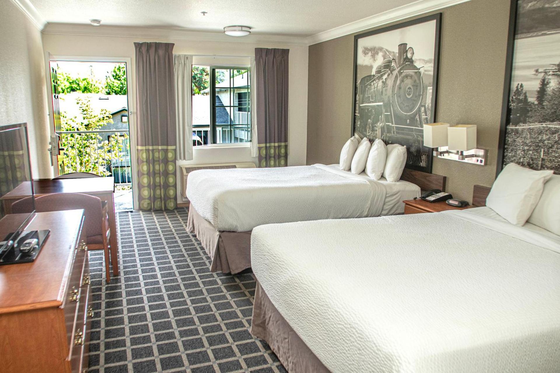 Creekside Inn & Suites photo 31