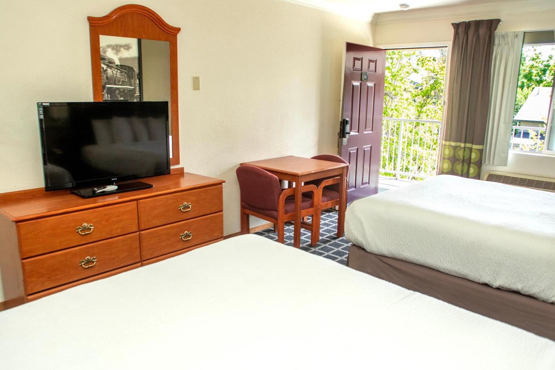Creekside Inn & Suites photo 32