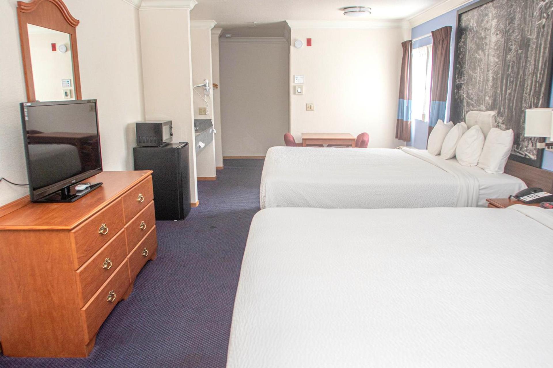 Creekside Inn & Suites photo 39