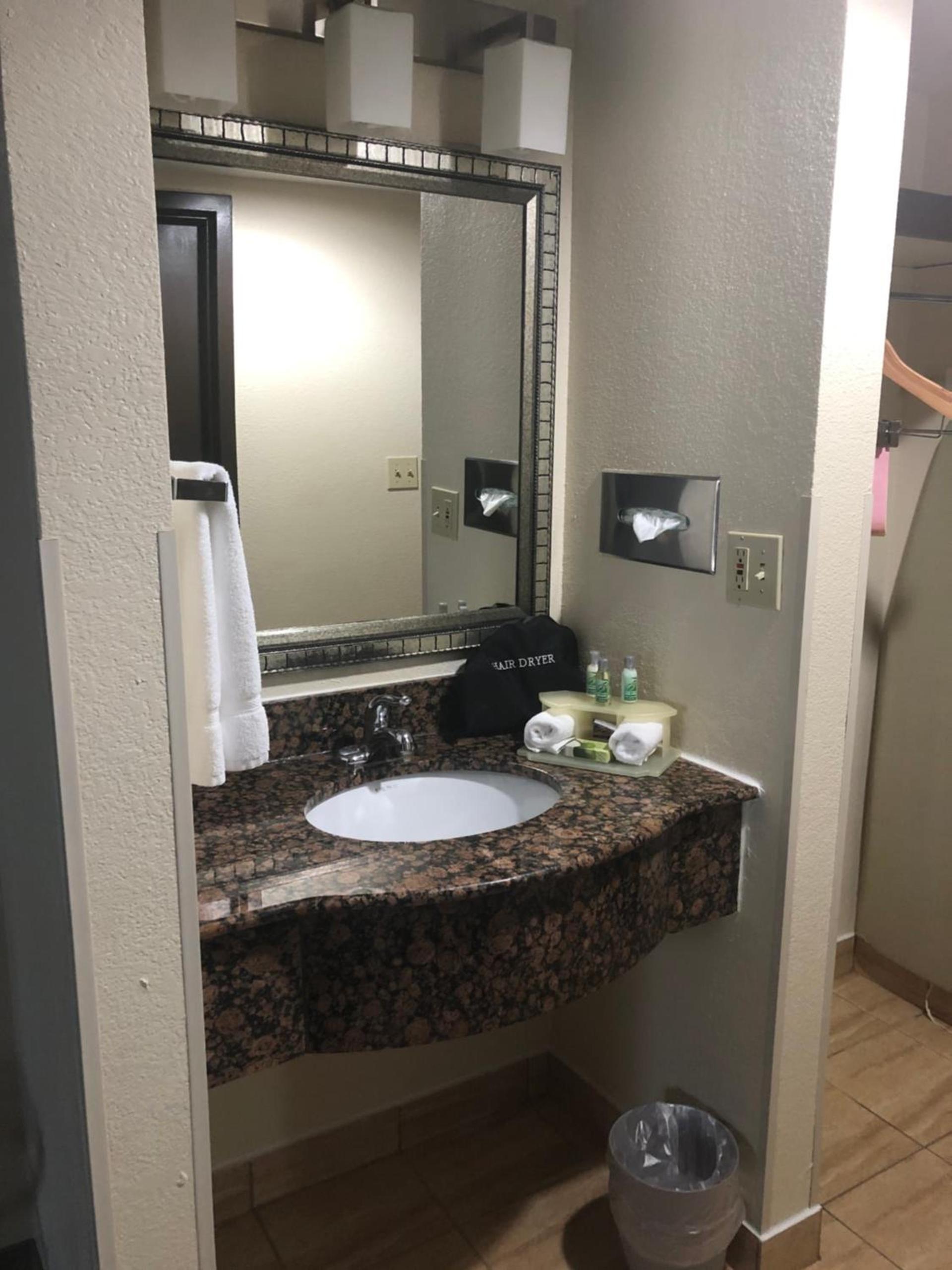 Radisson Hotel Schaumburg photo 23