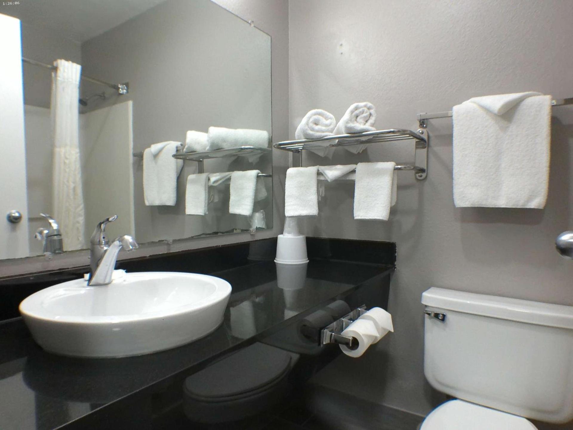 Motel 6-Winslow, AZ photo 11