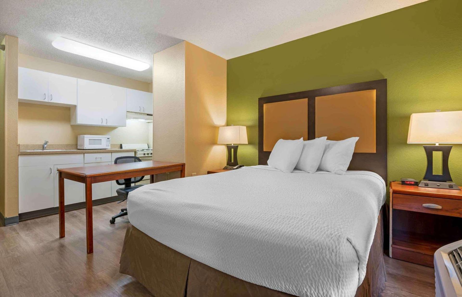 Studio 6 Extended Stay South Bend Mishawaka South IN photo 6