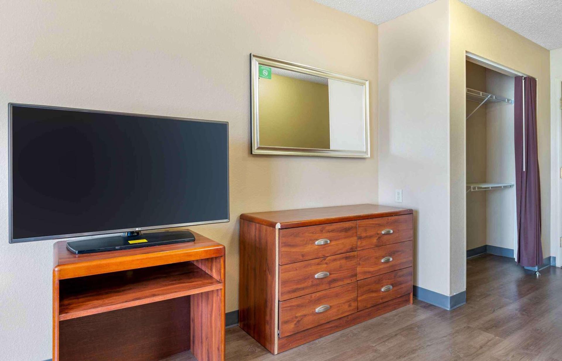 Studio 6 Extended Stay South Bend Mishawaka South IN photo 8
