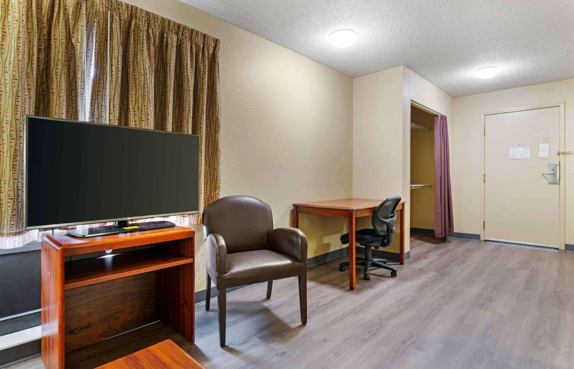 Studio 6 Extended Stay South Bend Mishawaka South IN photo 17