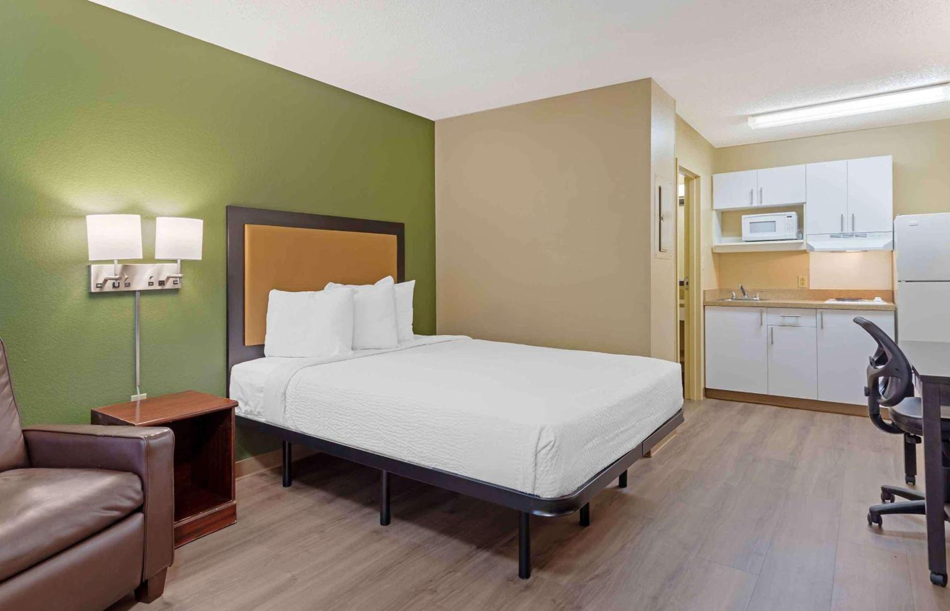 Extended Stay America Select Suites - Durham - University photo 3