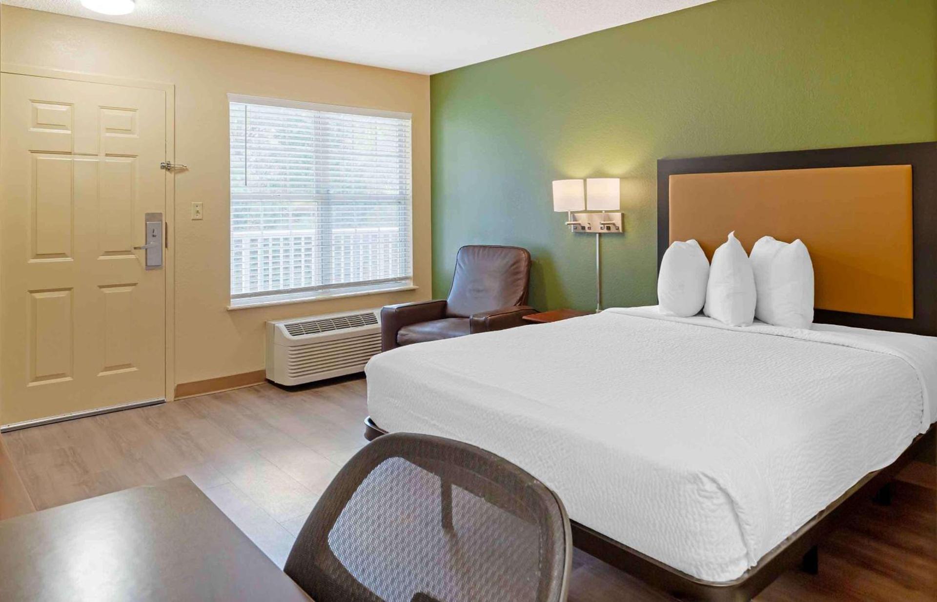 Extended Stay America Select Suites - Durham - University photo 8