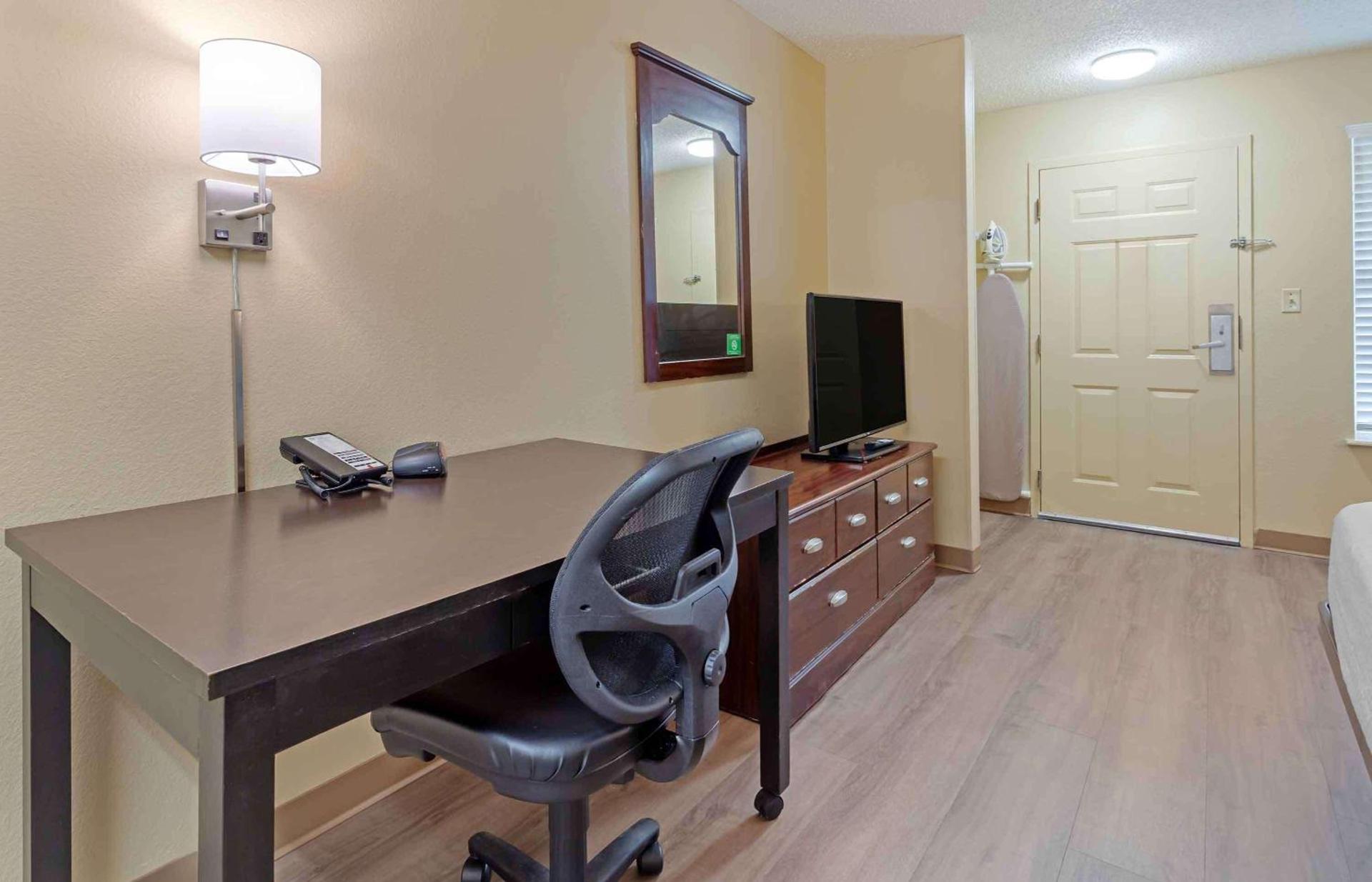Extended Stay America Select Suites - Durham - University photo 9