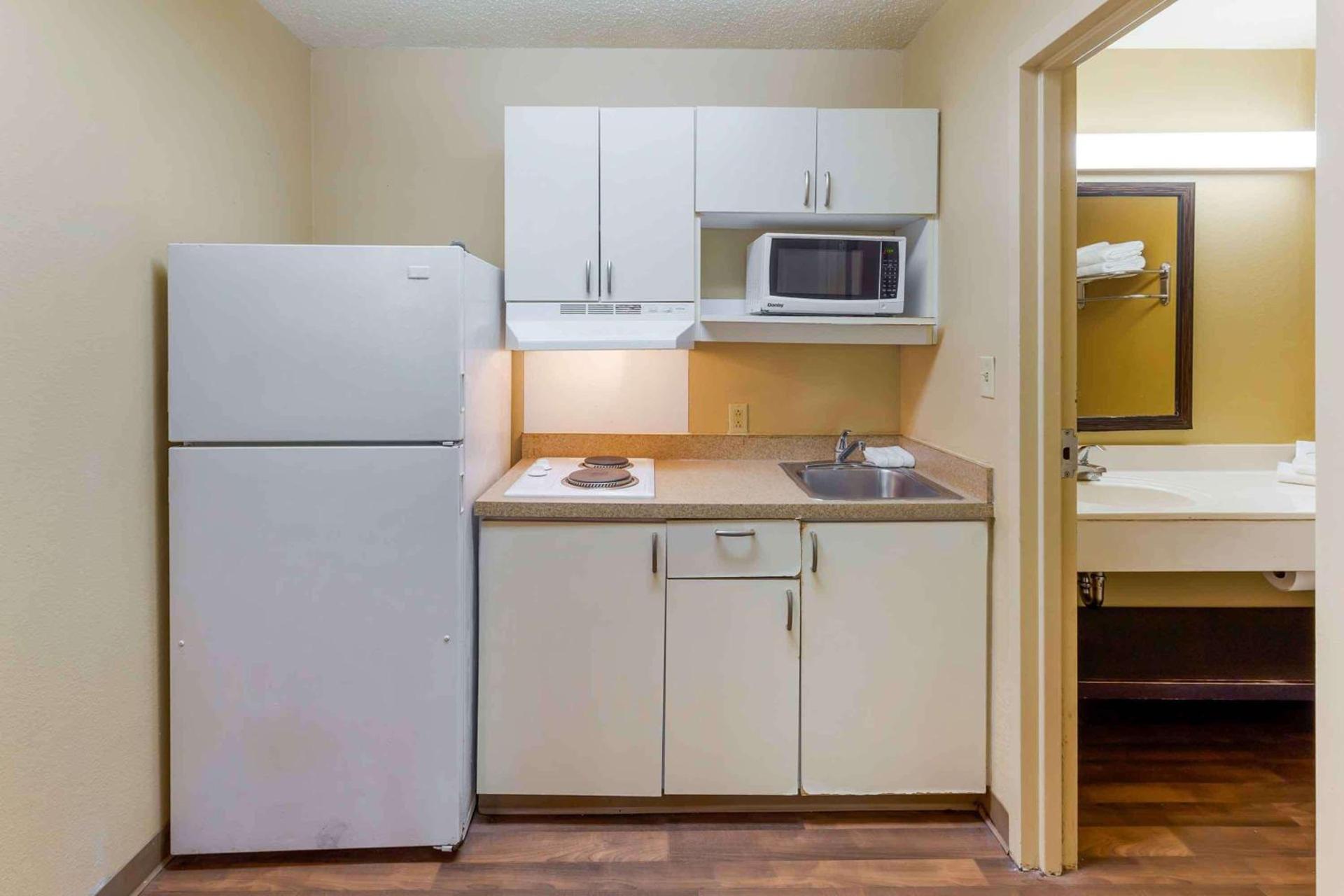 Extended Stay America Select Suites - Durham - University photo 11