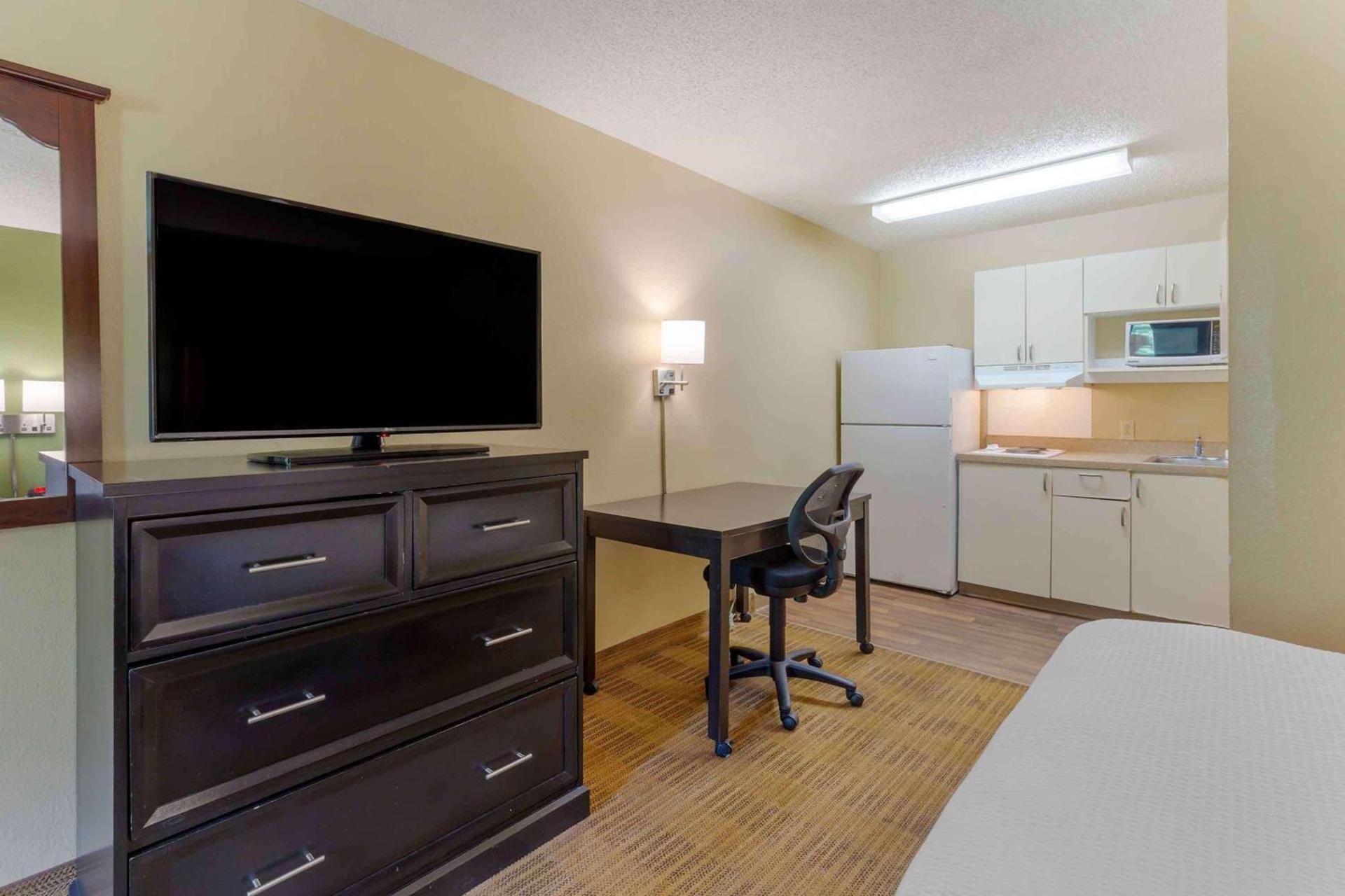 Extended Stay America Select Suites - Durham - University photo 16