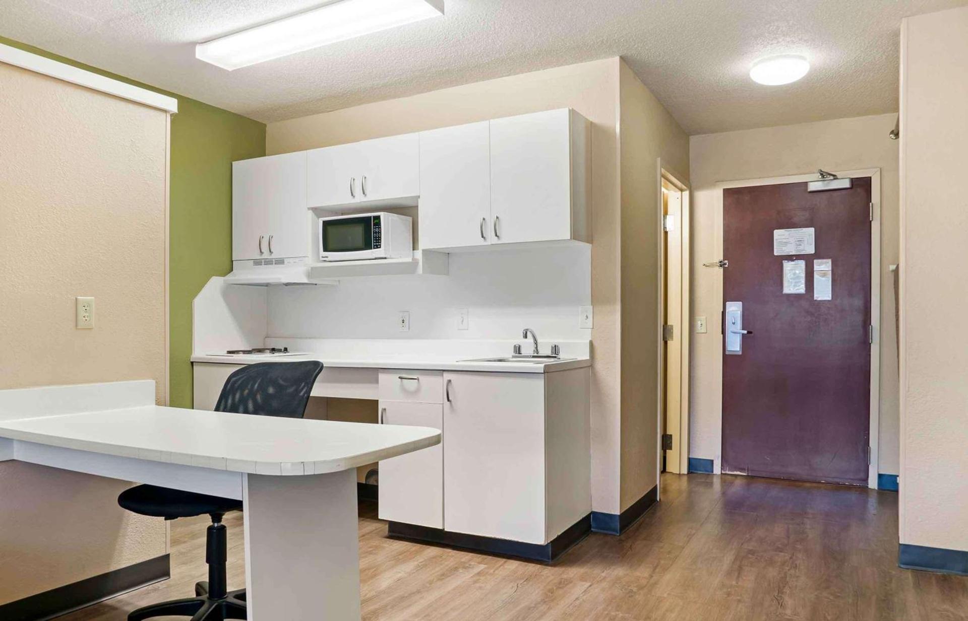 Extended Stay America Select Suites - Detroit - Novi - Haggerty Road photo 9