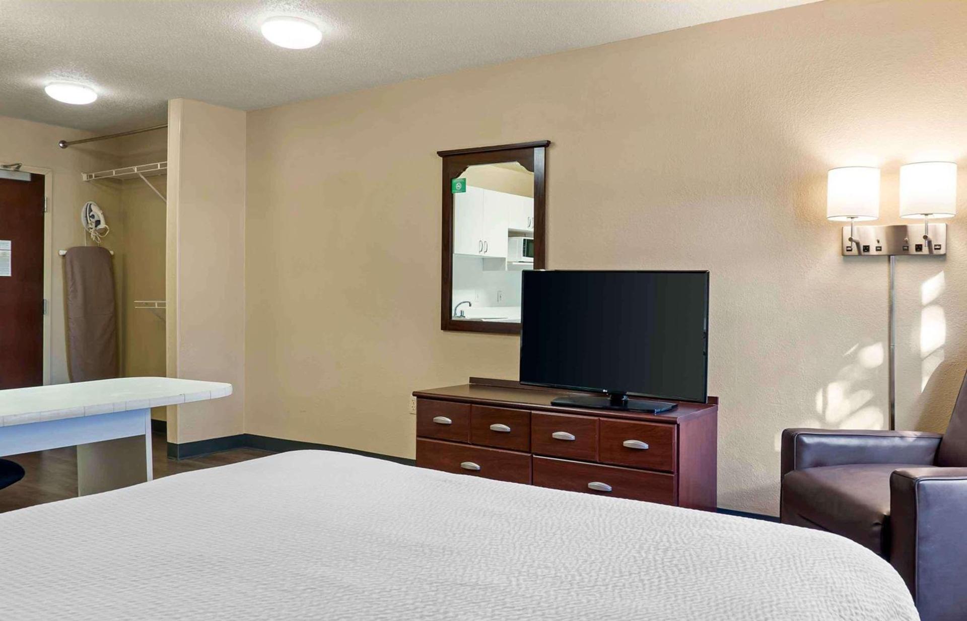 Extended Stay America Select Suites - Detroit - Novi - Haggerty Road photo 8