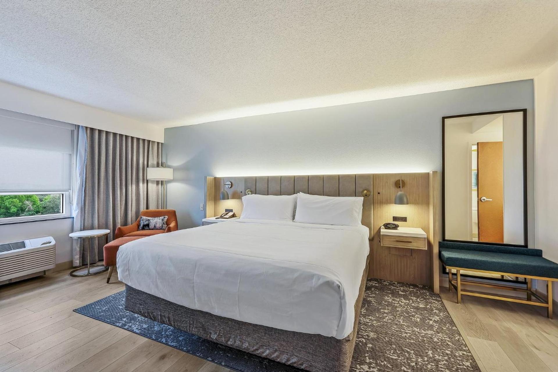 Crowne Plaza Ft Myers Gulf Coast by IHG photo 43