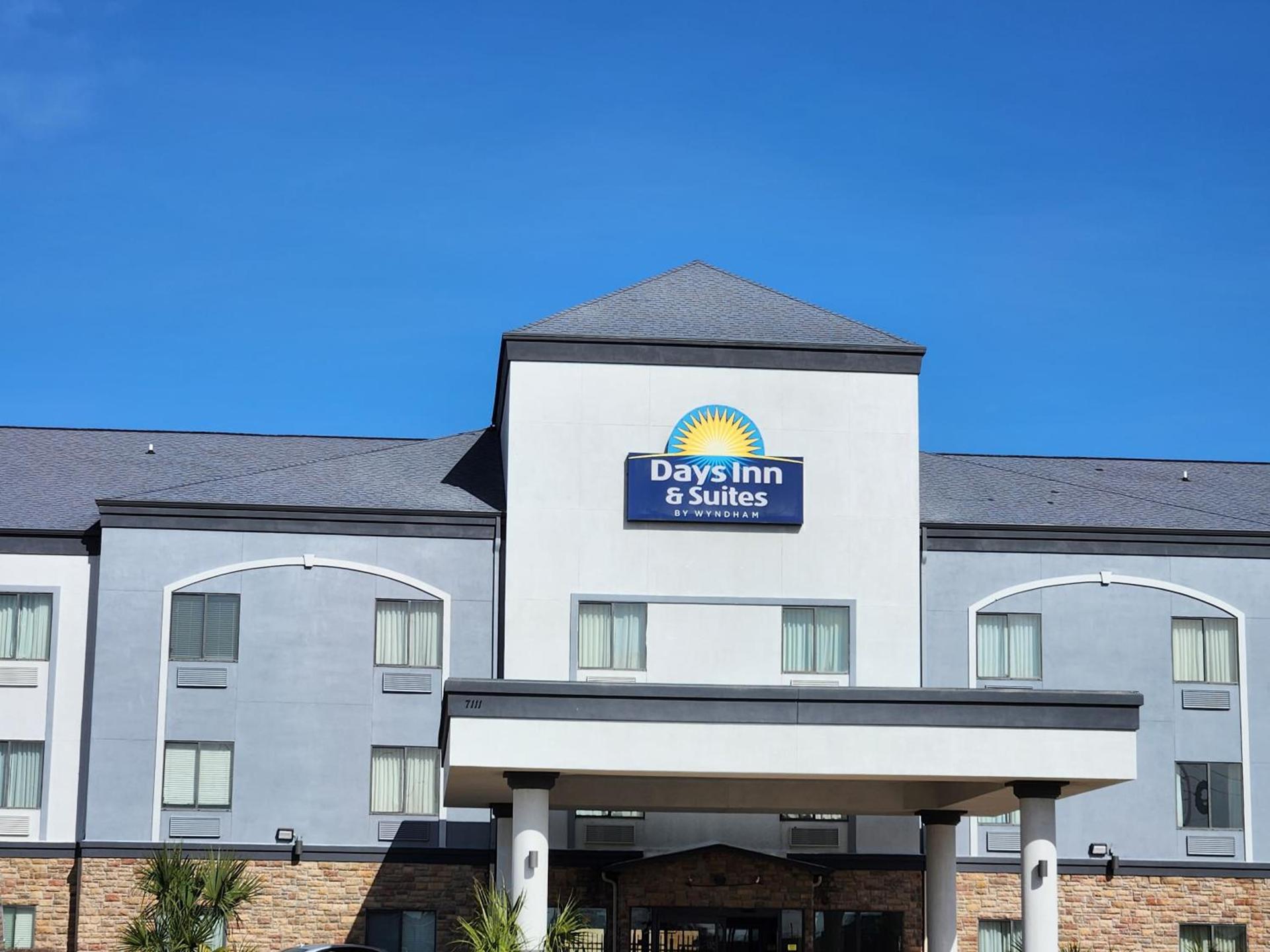 Days Inn & Suites by Wyndham Houston / West Energy Corridor photo 39
