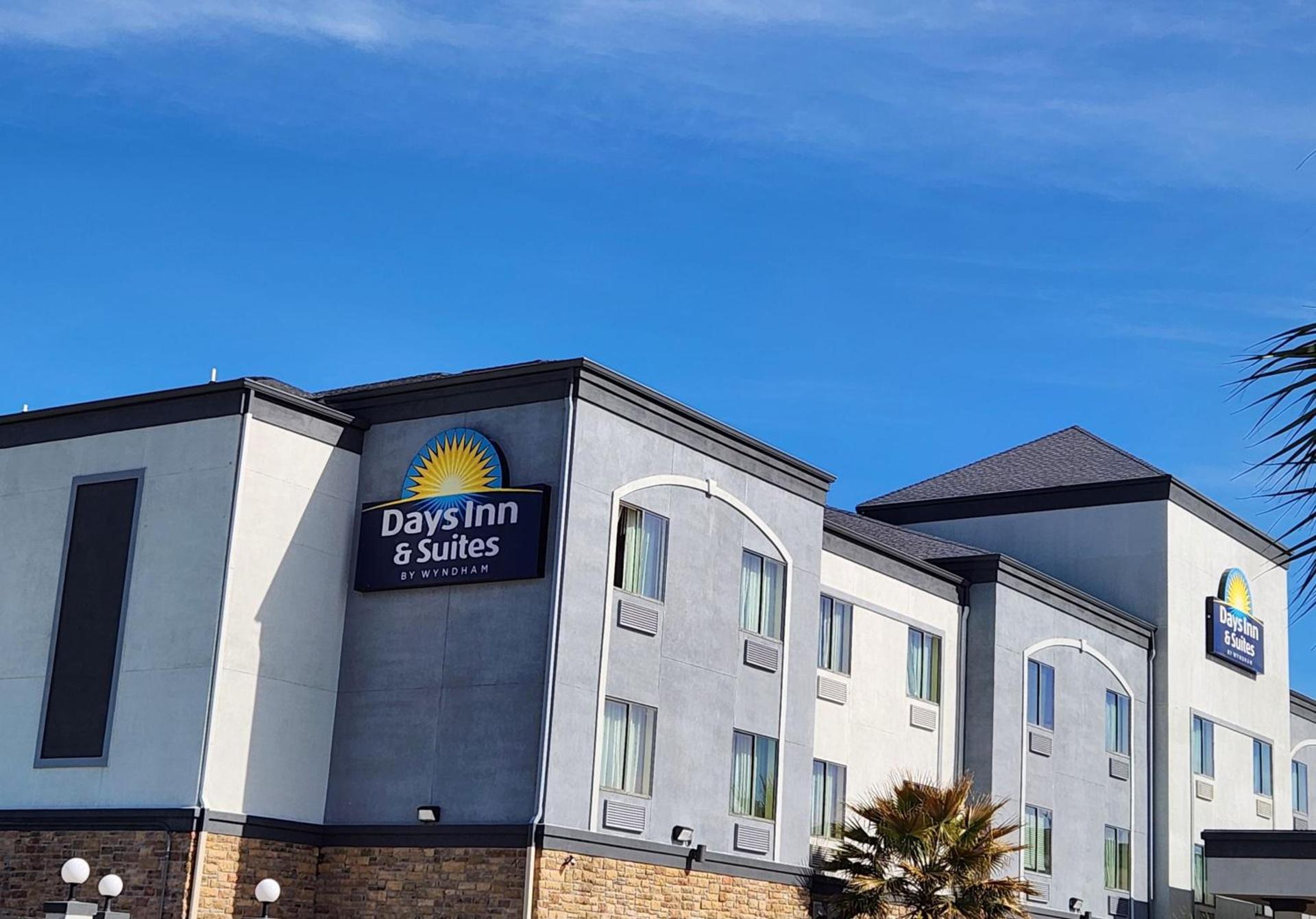 Days Inn & Suites by Wyndham Houston / West Energy Corridor photo 40