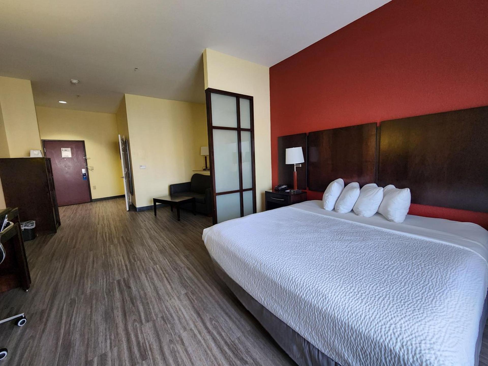Days Inn & Suites by Wyndham Houston / West Energy Corridor photo 45